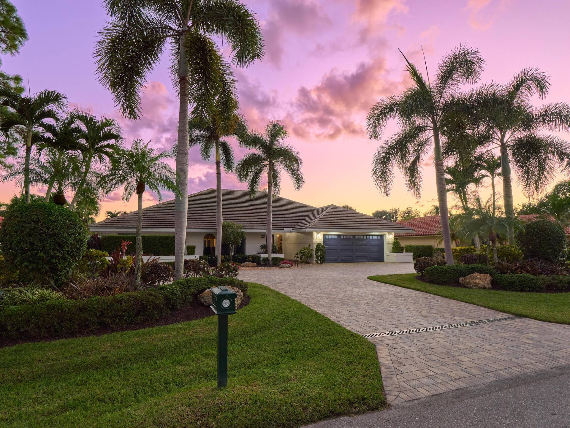 32 Rabbits Run, Palm Beach Gardens, FL 33418 P1196709_HDR