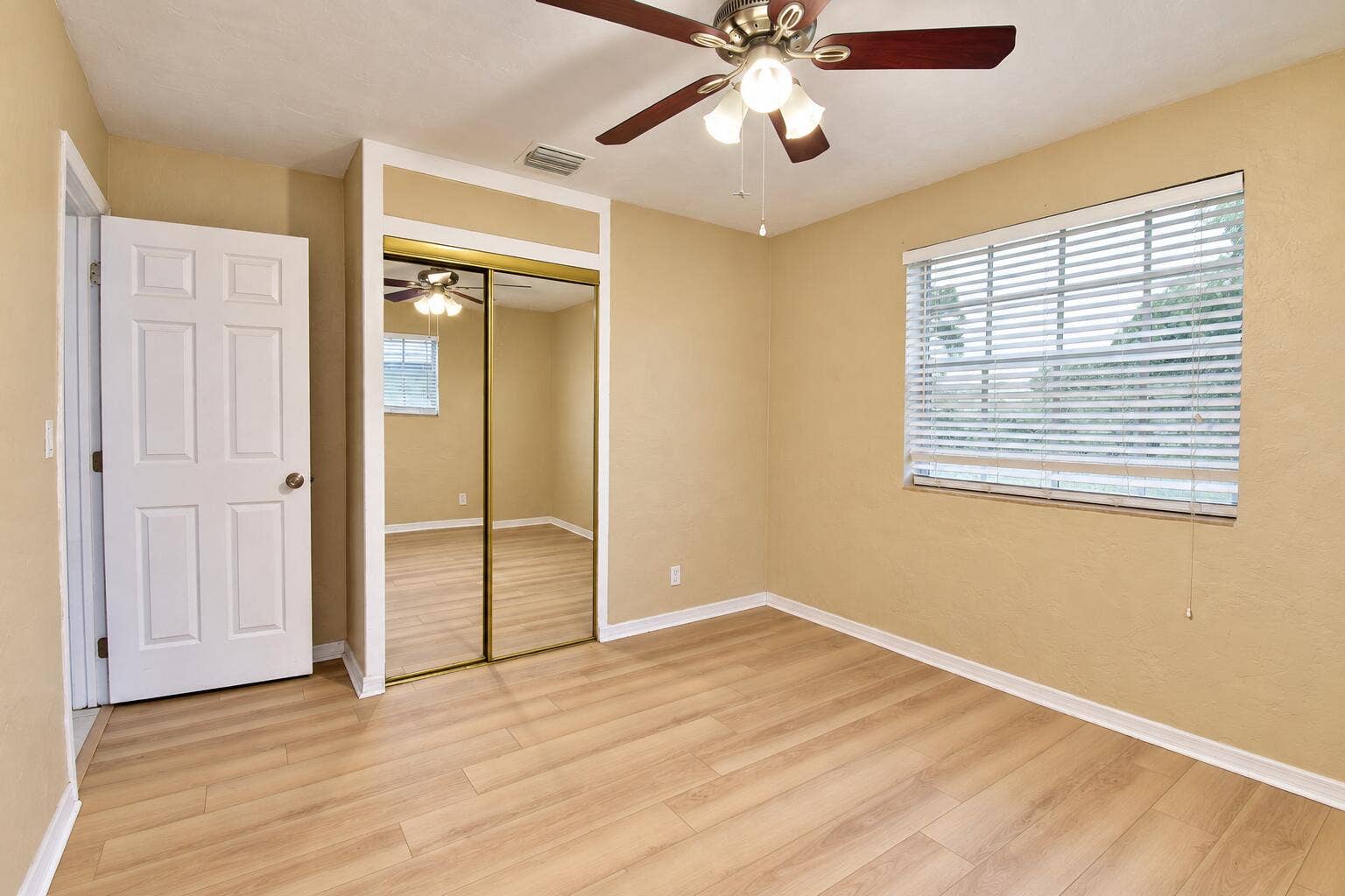 2032 Worthington Road, West Palm Beach, FL 33409 bed2