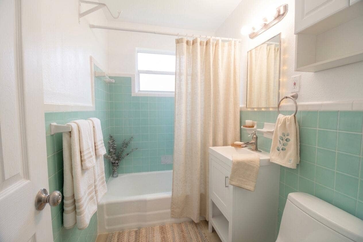 2032 Worthington Road, West Palm Beach, FL 33409 Virtually staged