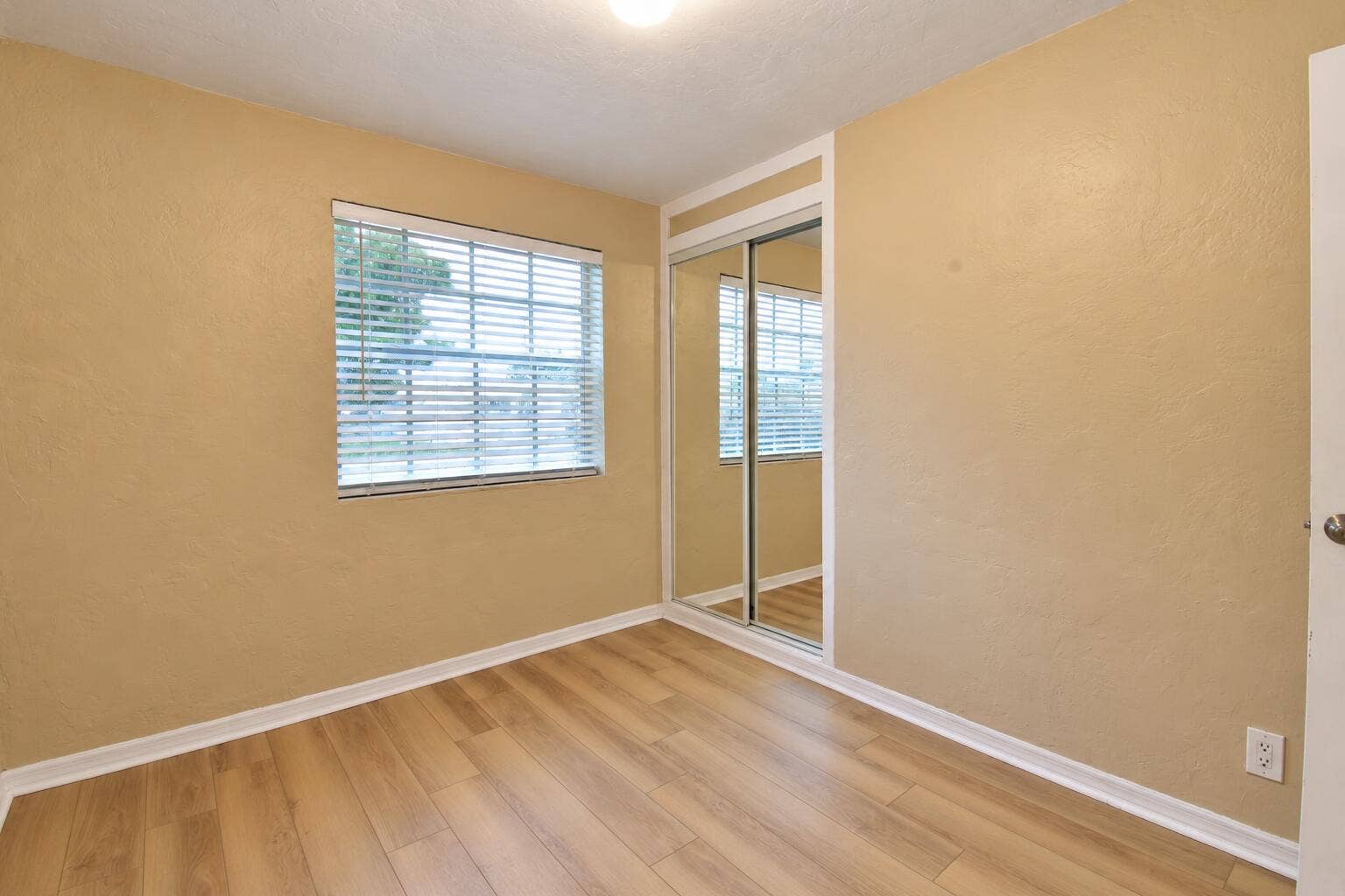 2032 Worthington Road, West Palm Beach, FL 33409 bed