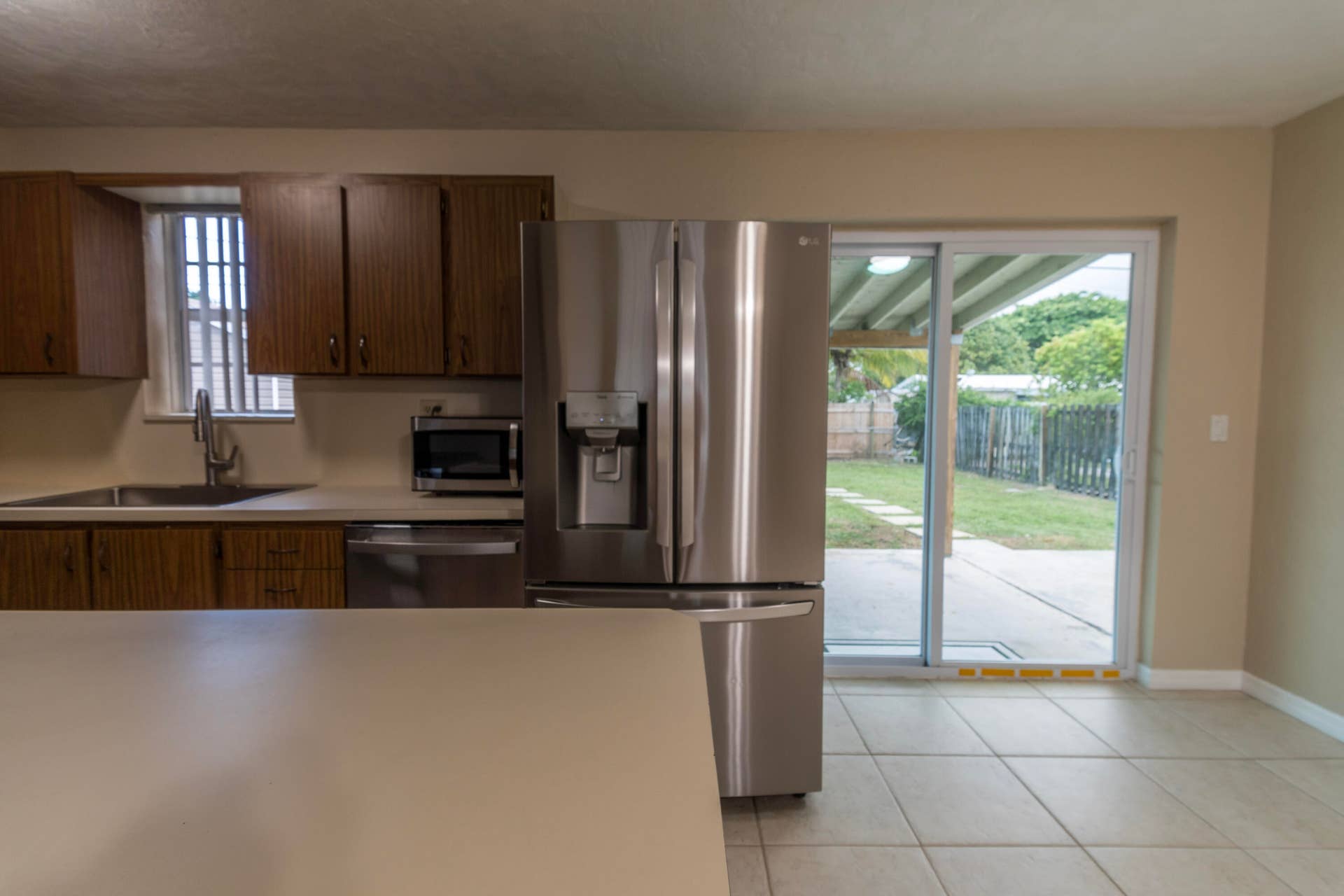 2032 Worthington Road, West Palm Beach, FL 33409 Kitchen