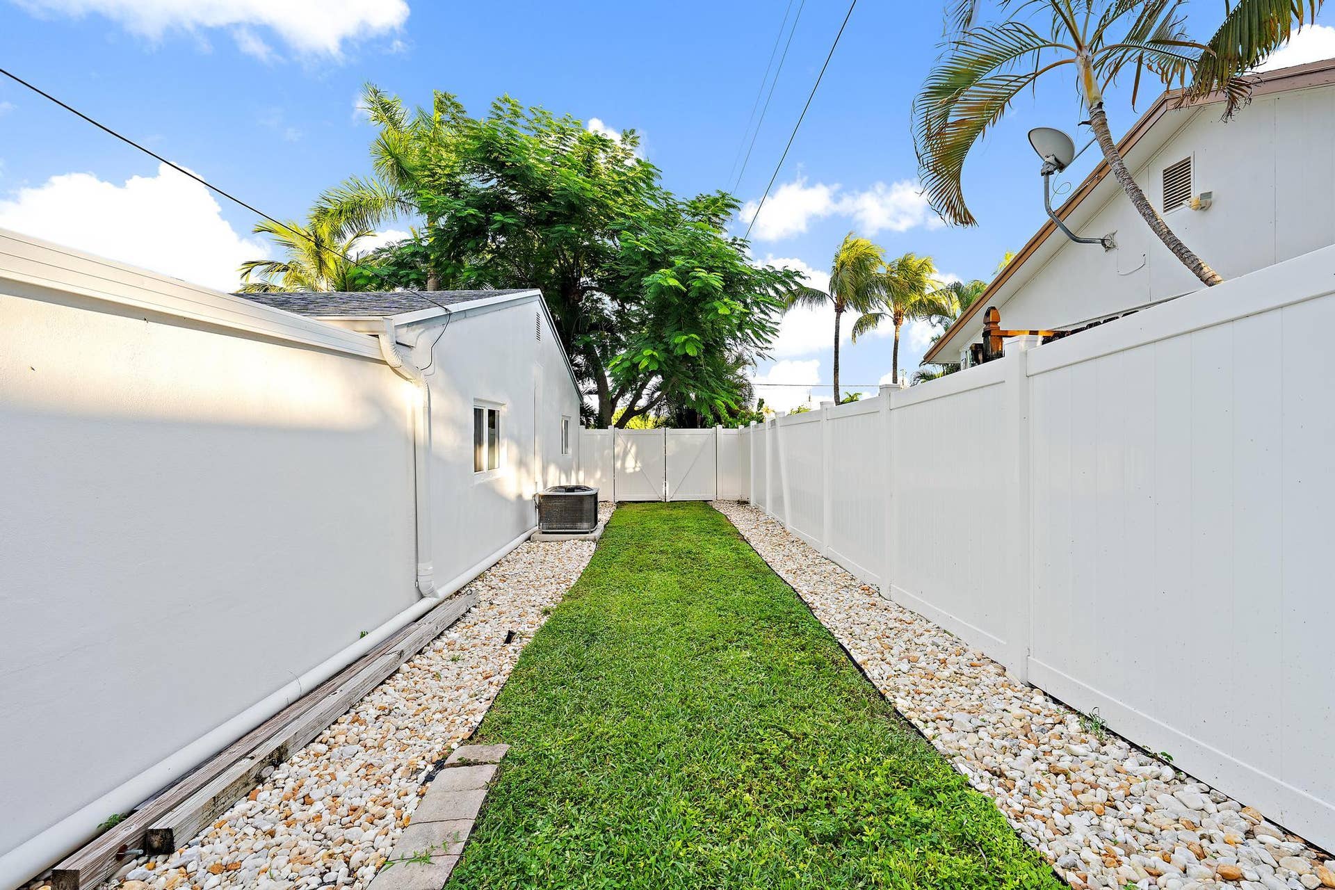 5521 Parker Avenue, West Palm Beach, FL 33405 5521 Parker Ave-7