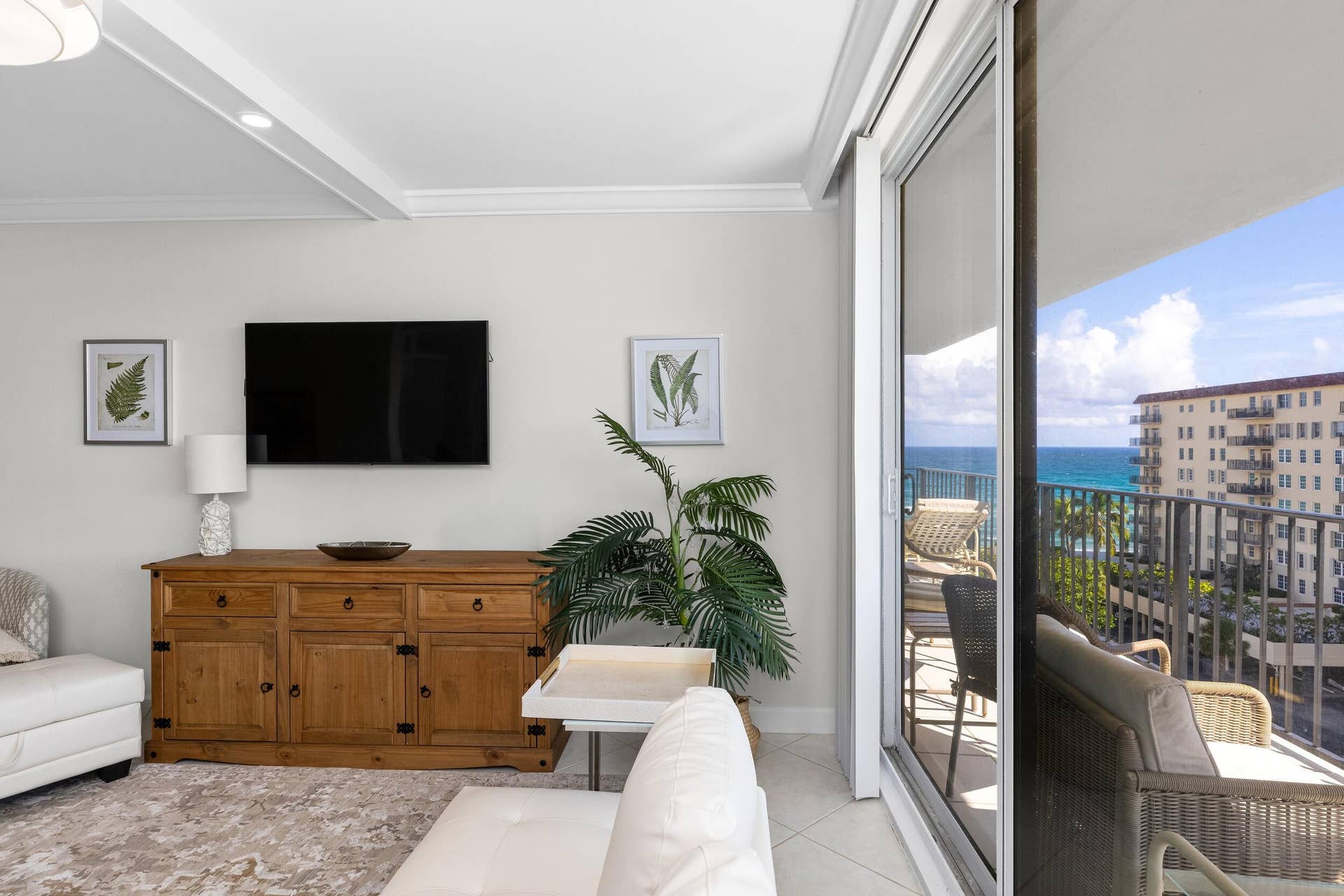 3460 S Ocean Boulevard, #7160, Palm Beach, FL 33480 Living Area