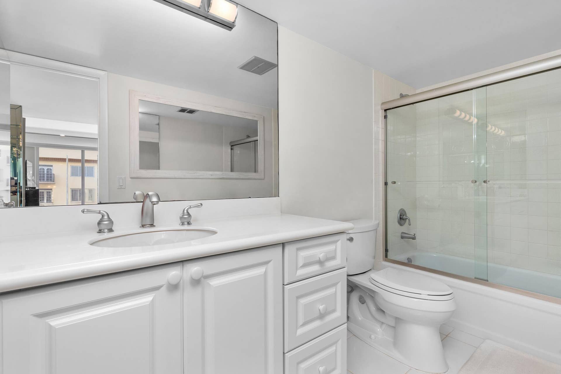 3460 S Ocean Boulevard, #7160, Palm Beach, FL 33480 Primary Bath
