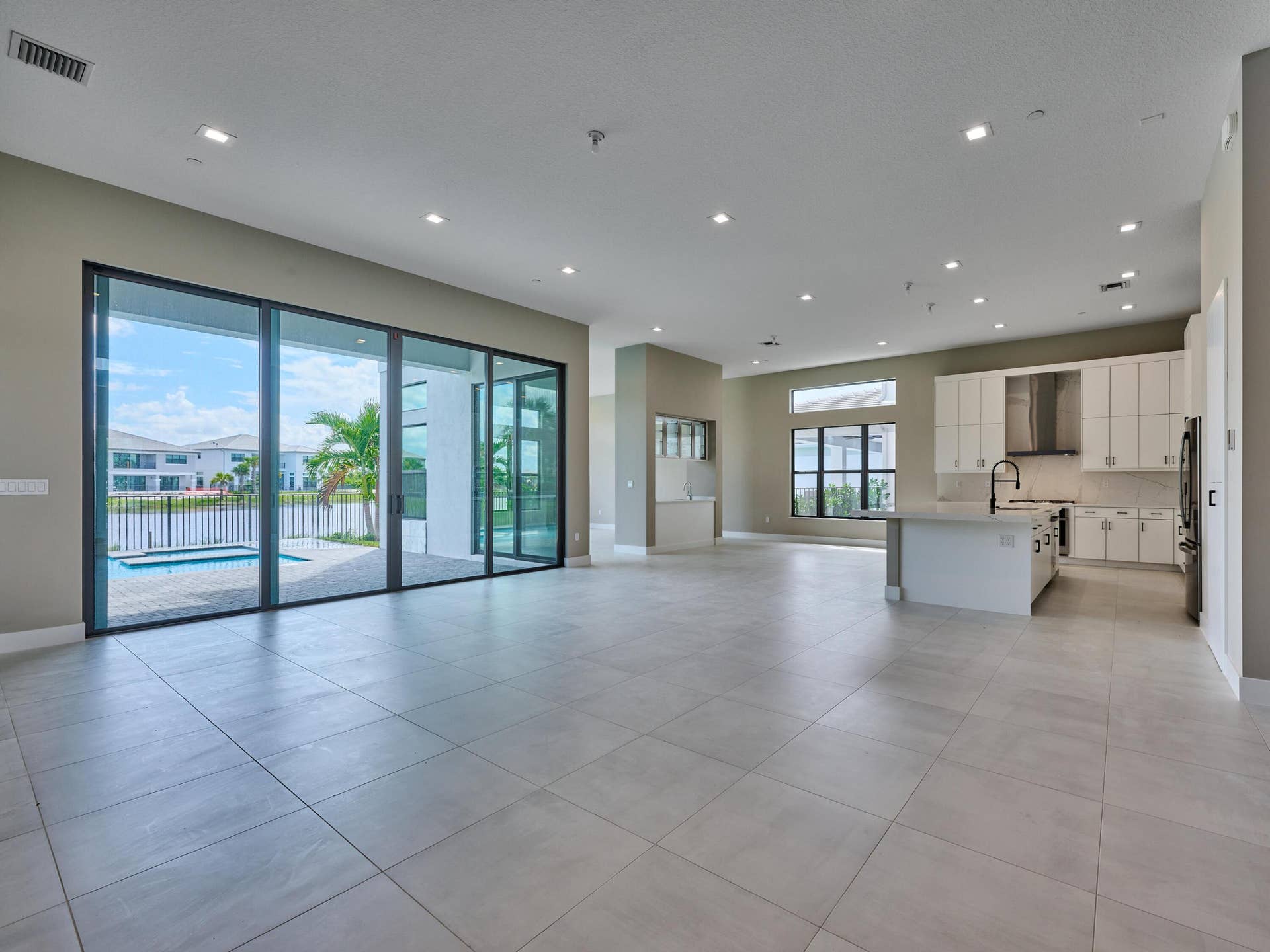13522 Nesting Pines Way, Palm Beach Gardens, FL 33412 Living Space