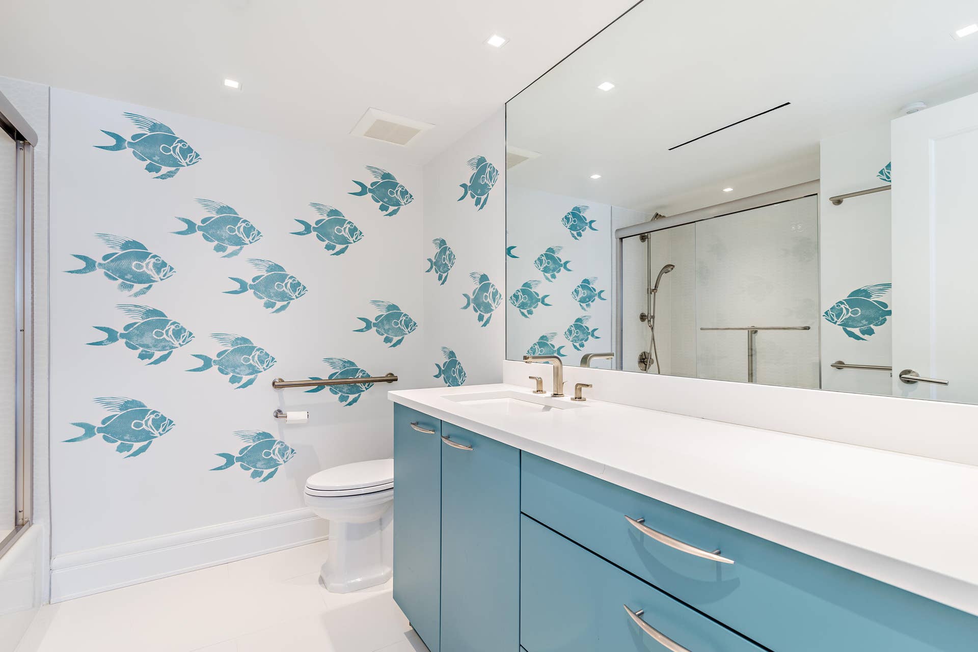 400 S Ocean Boulevard, #419, Palm Beach, Palm Beach, FL 33480 guest bath