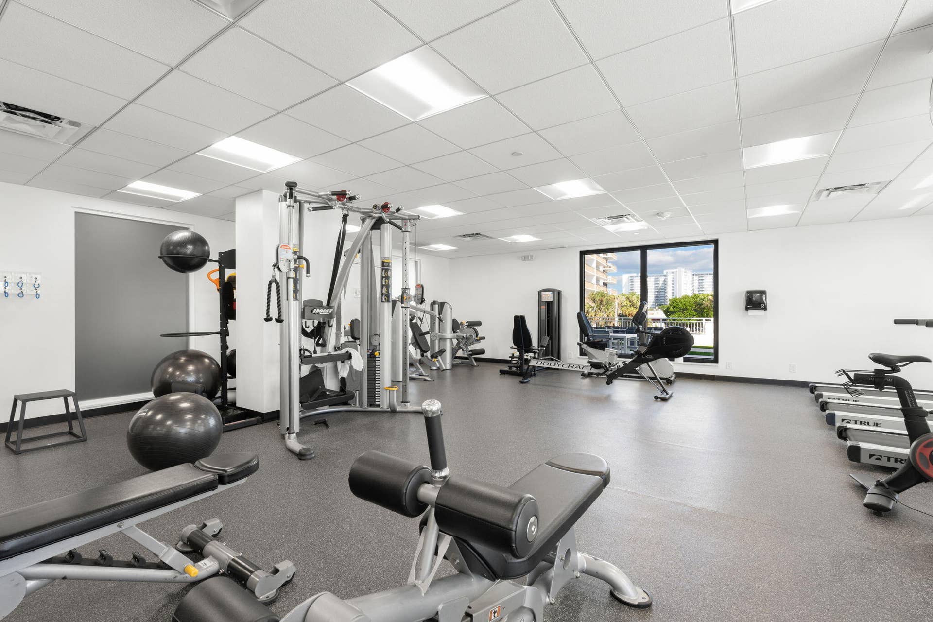 28-web-or-mls-3015 N Ocean Blvd 5F Fort