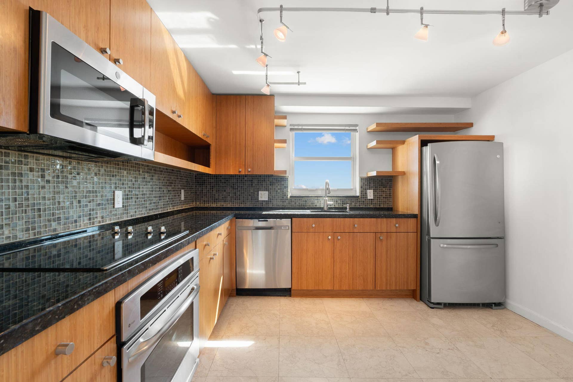 14-web-or-mls-3015 N Ocean Blvd 5F Fort