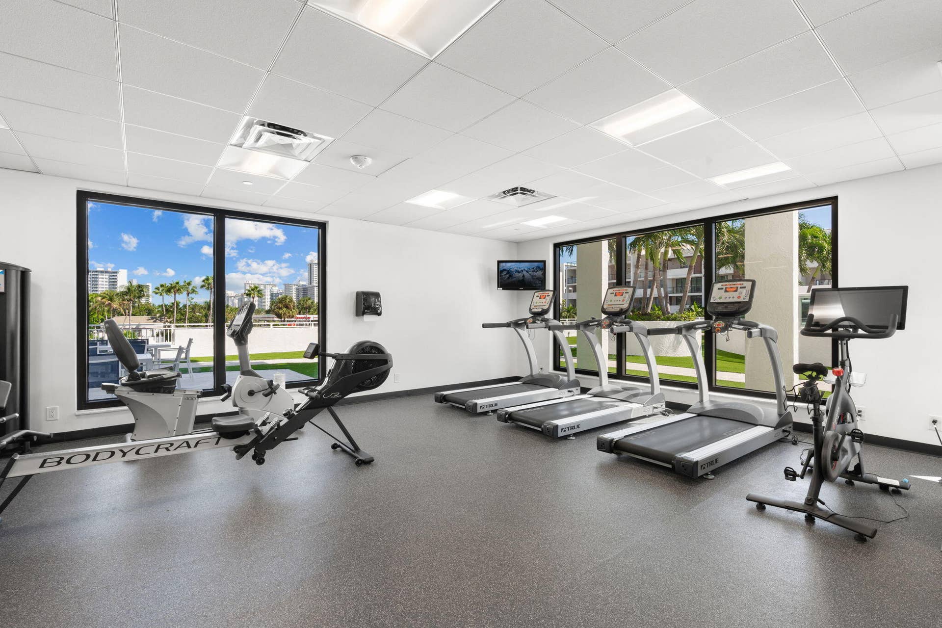 27-web-or-mls-3015 N Ocean Blvd 5F Fort