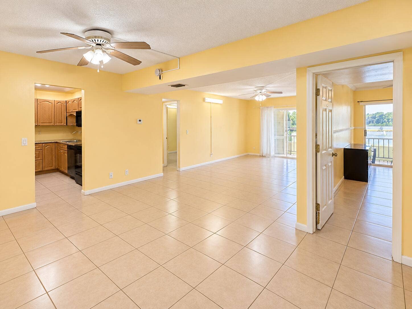 632 NW 13TH Street, #0120, Boca Raton, FL 33486 living room