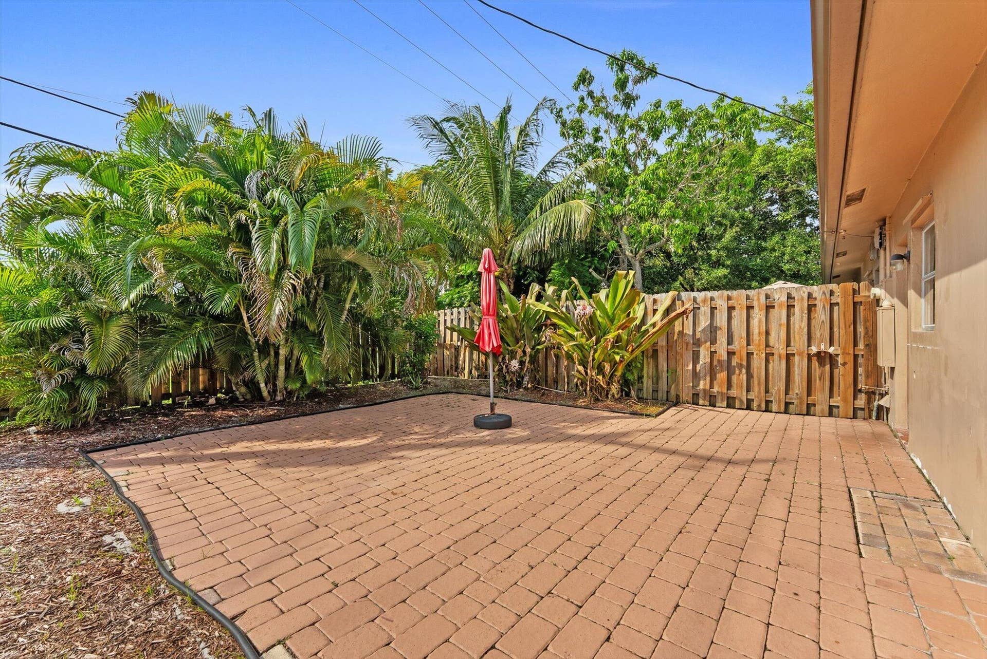 2631 NE 2nd Avenue, Boca Raton, FL 33431 22-22