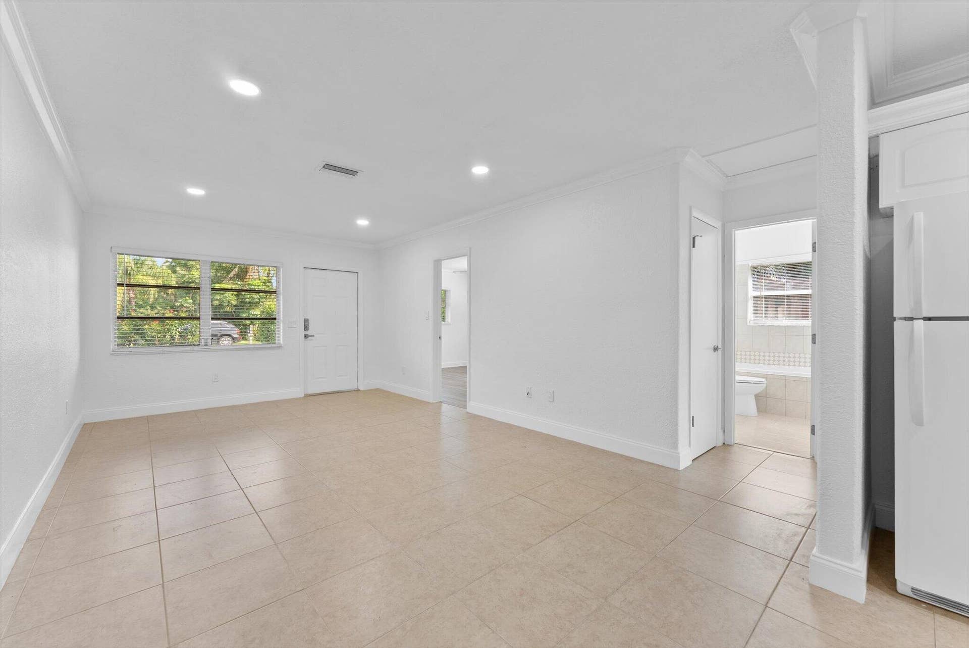 2631 NE 2nd Avenue, Boca Raton, FL 33431 09-9