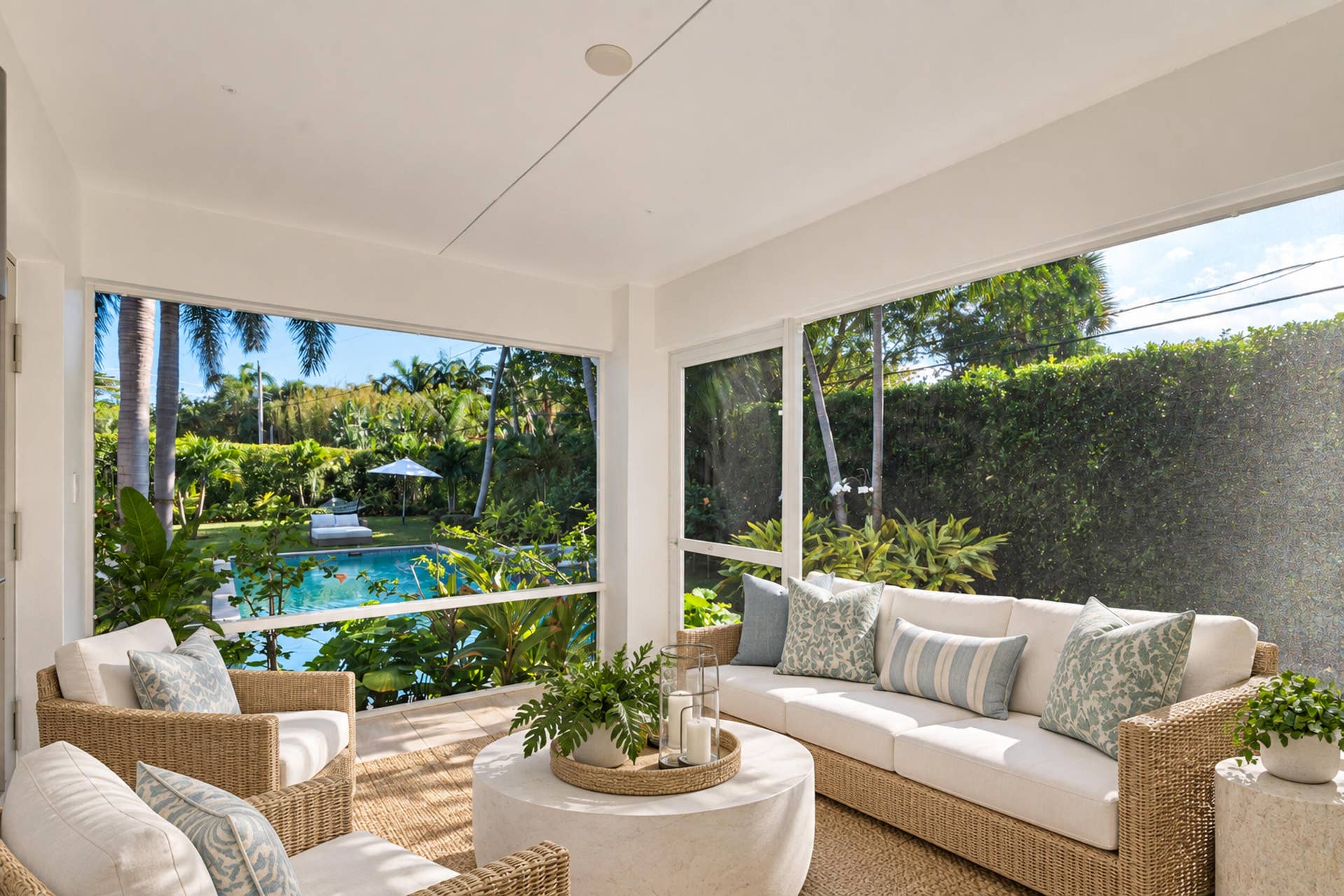 308 Buckingham Road, West Palm Beach, FL 33405 Screened Patio off Master