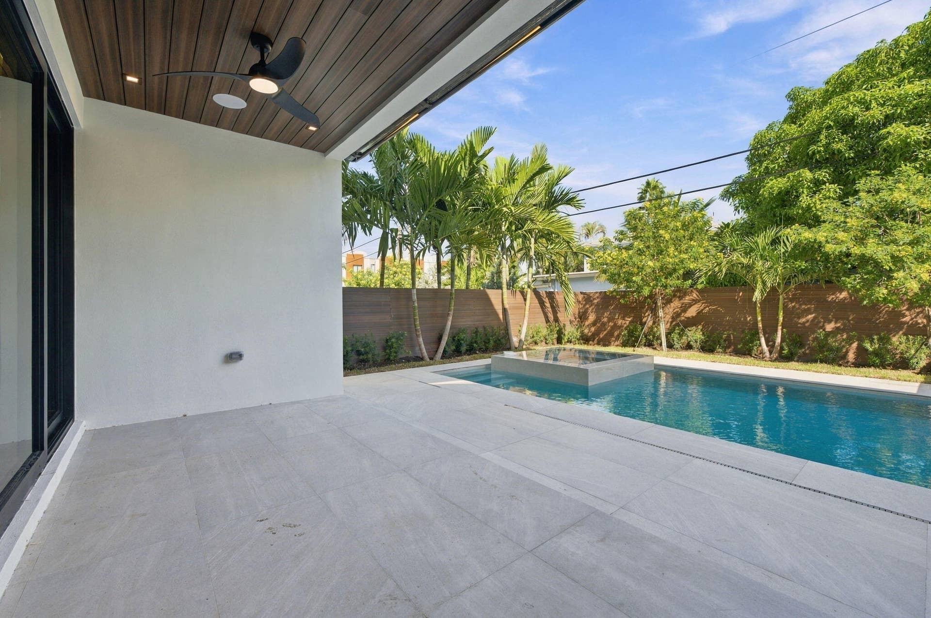37-web-or-mls-1015-ne-3rd-st