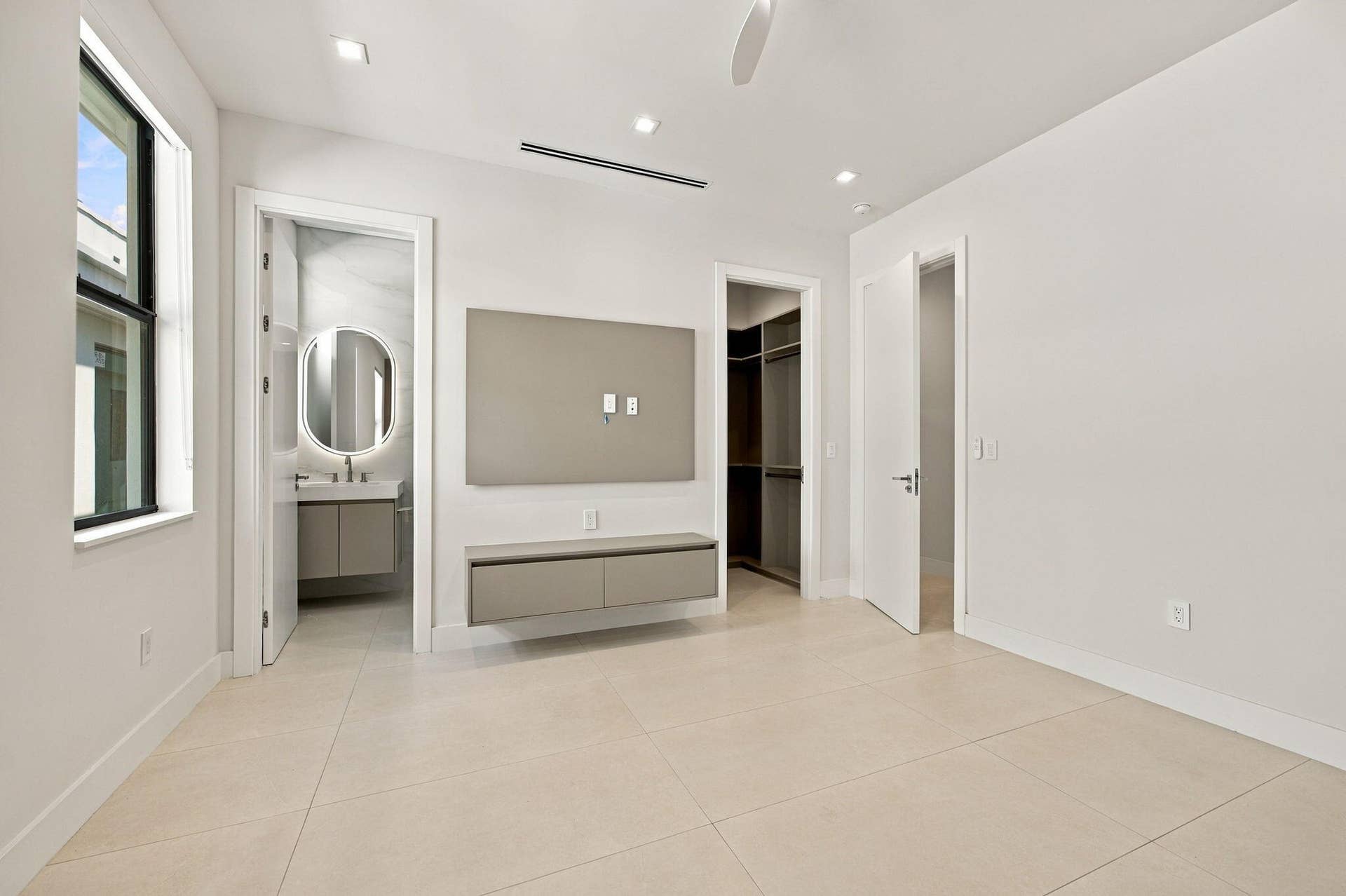 27-web-or-mls-1015-ne-3rd-st