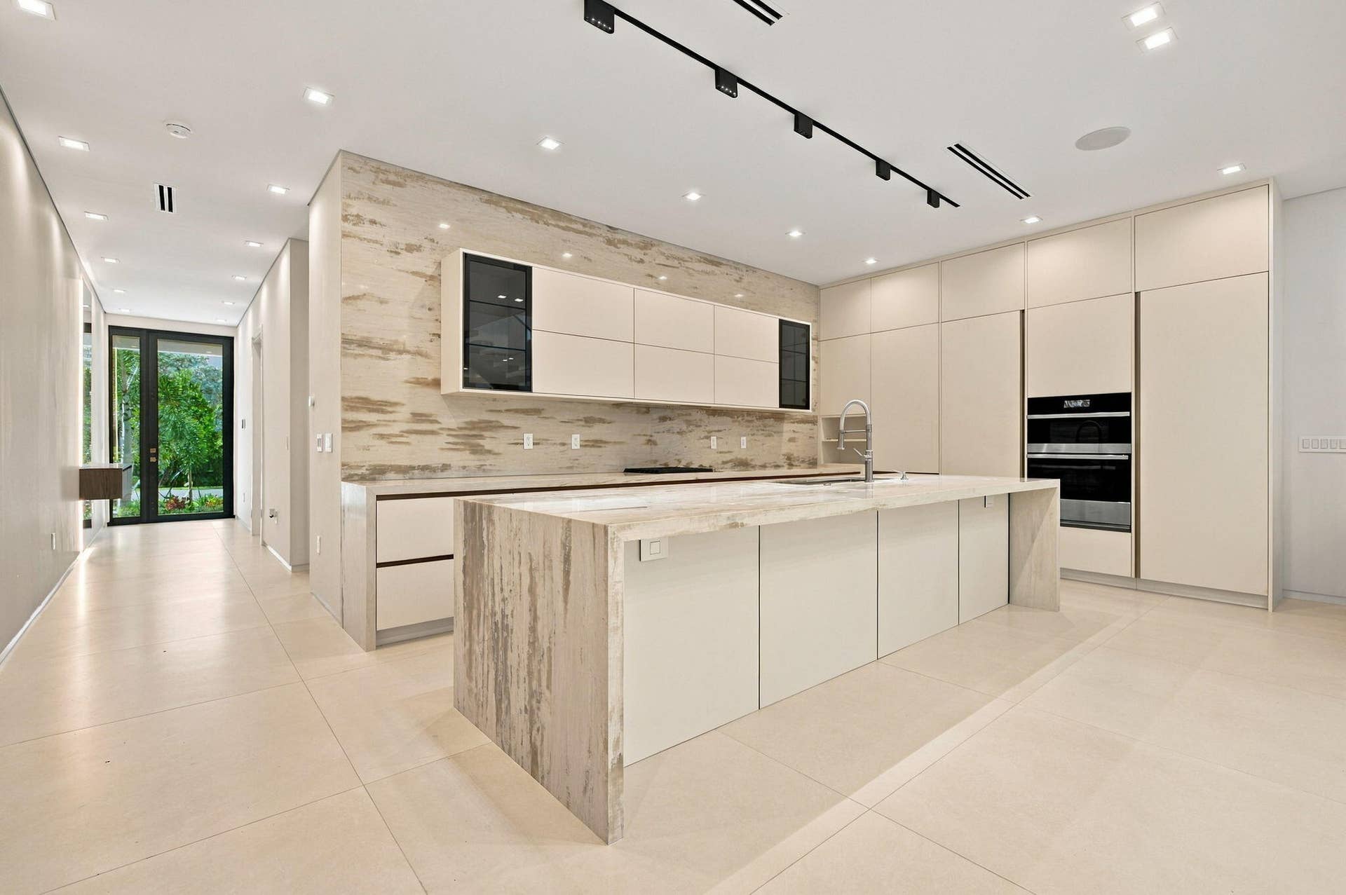 8-web-or-mls-1015-ne-3rd-st