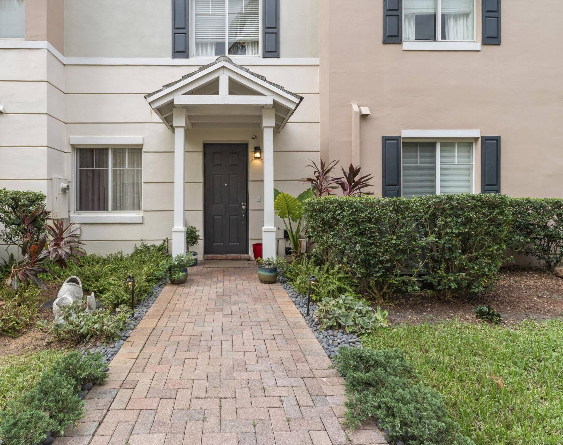 3643 NW 5TH Terrace, Boca Raton, FL 33431 Main Walkway Entrance