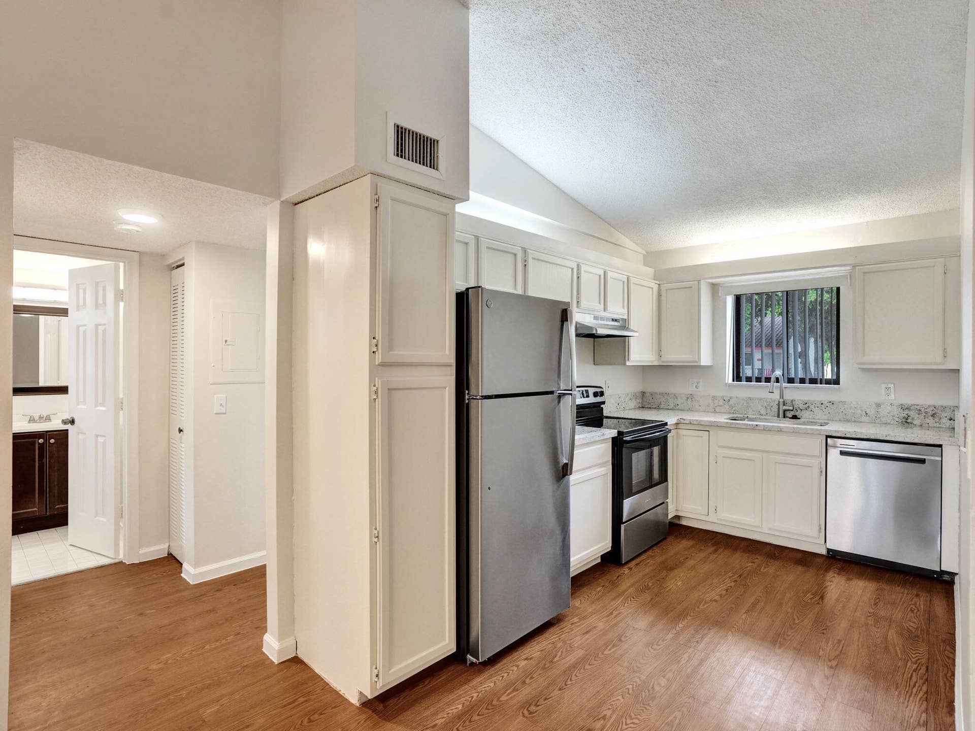 300 Palmwood Place, #P206, Boca Raton, FL 33431 22-web-or-mls-DSC02547