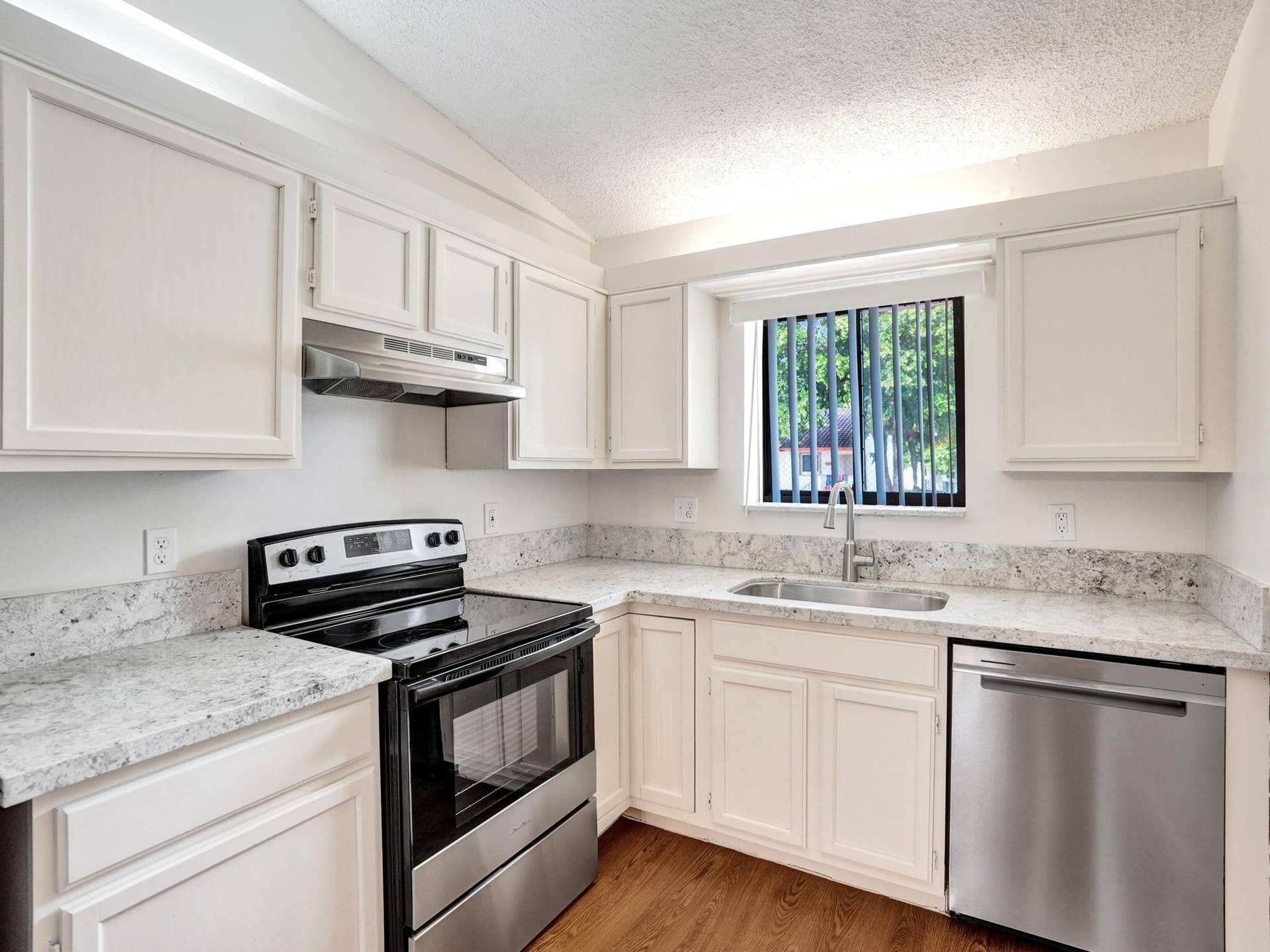 300 Palmwood Place, #P206, Boca Raton, FL 33431 24-web-or-mls-DSC02553