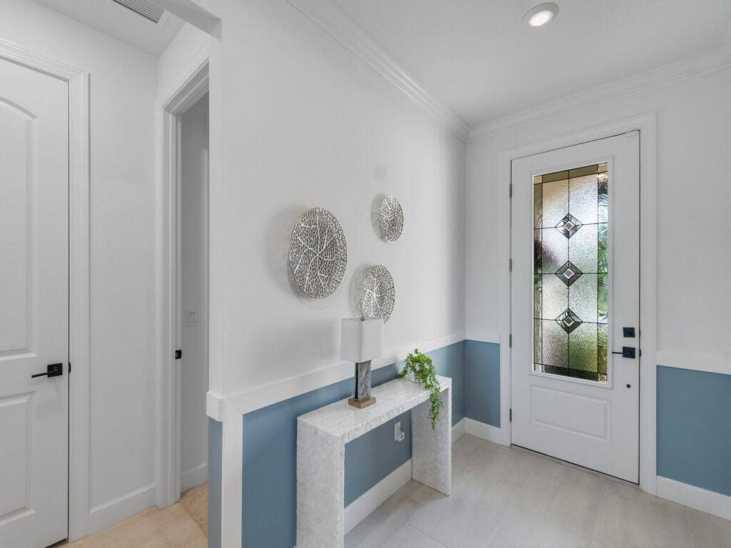 3798 WHITE ALDER Way, Vero Beach, FL 32967 Foyer