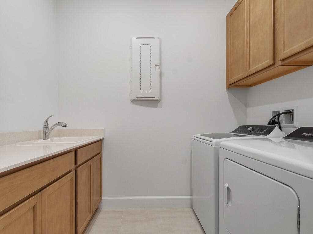 3798 WHITE ALDER Way, Vero Beach, FL 32967 Laundry