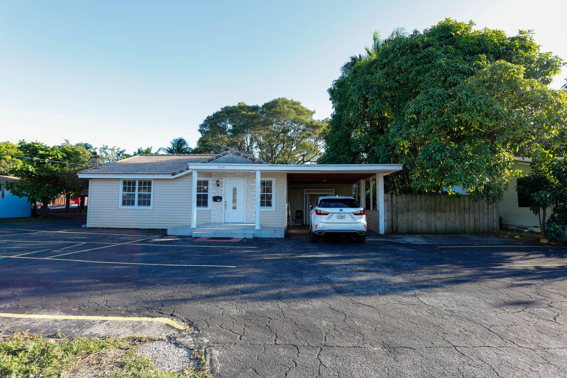 2450 GARFIELD Street, #1, Hollywood, FL 33020 3X5A5453