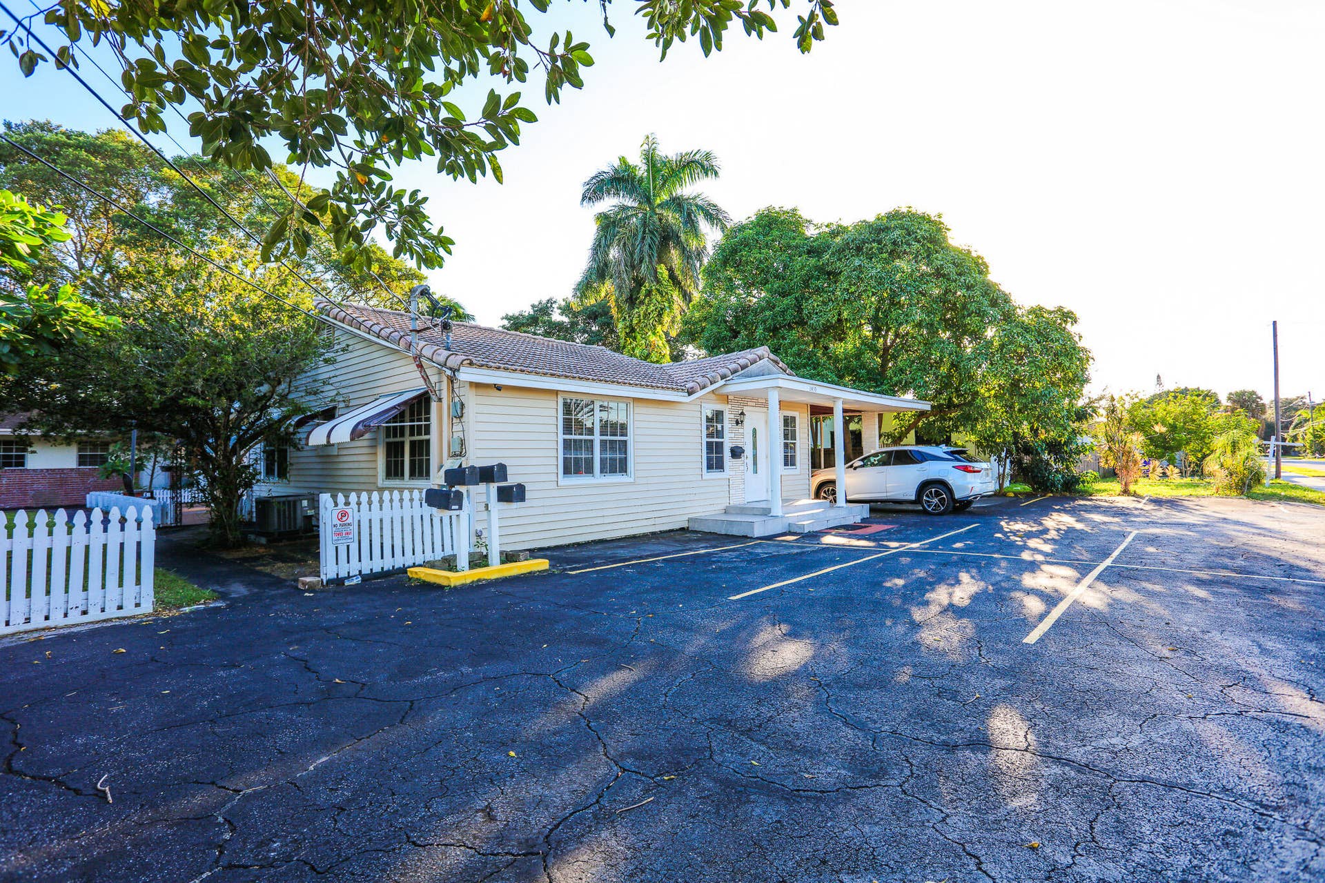 2450 GARFIELD Street, #1, Hollywood, FL 33020 3X5A5454