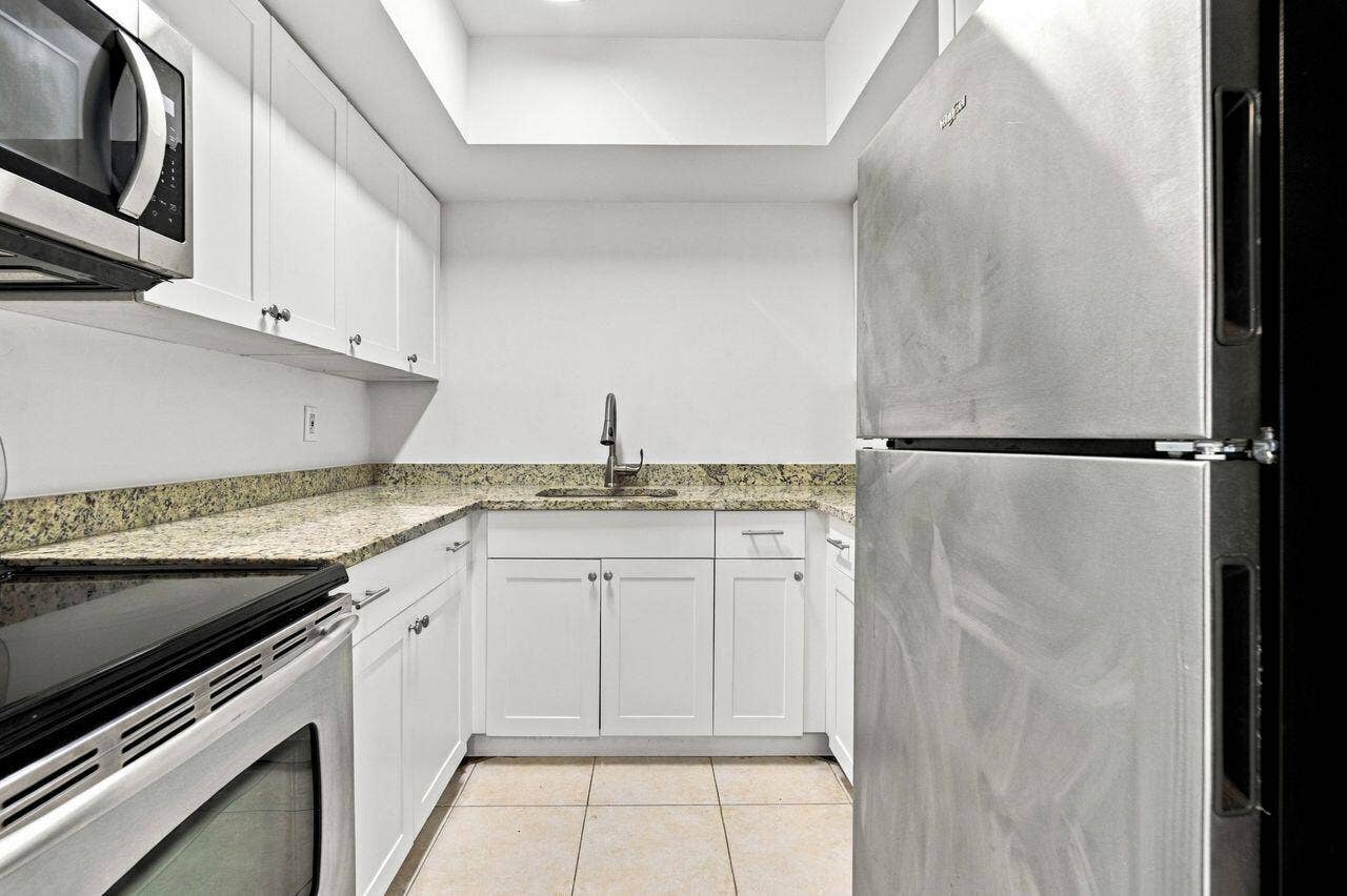 4529 NE 21st Avenue, #3, Fort Lauderdale, FL 33308 Kitchen