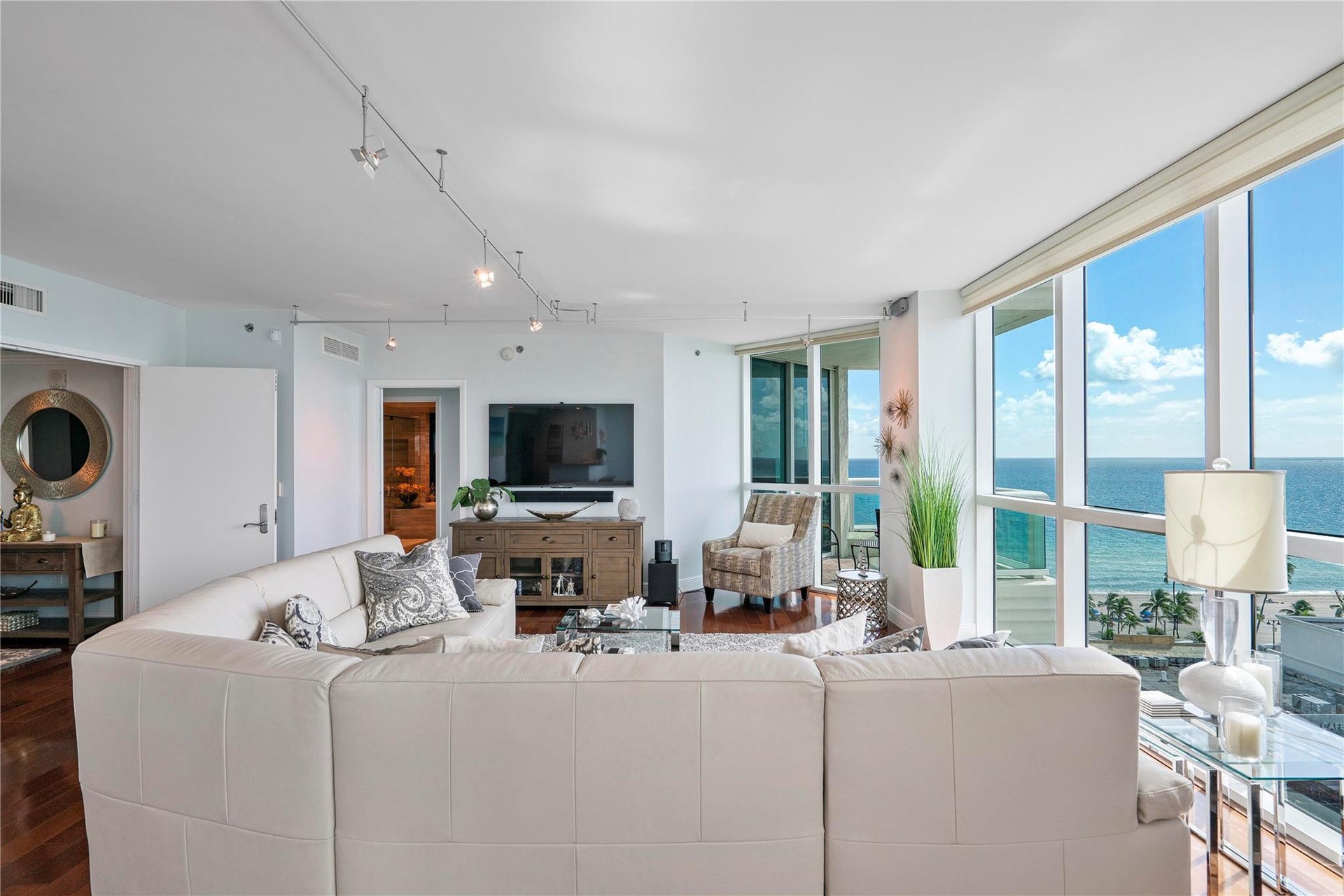 101 S Fort Lauderdale Beach Boulevard, #1207, Fort Lauderdale, Fort Lauderdale, FL 33316 Living Room