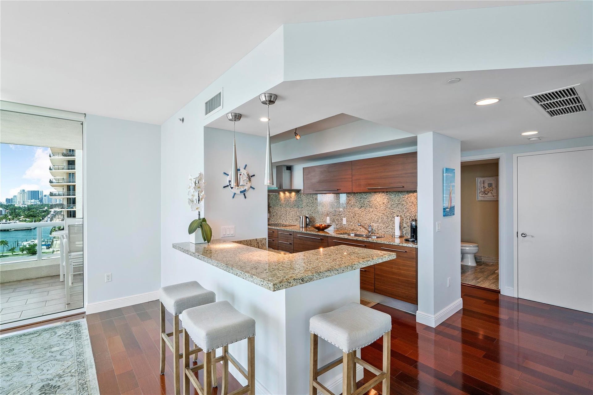 101 S Fort Lauderdale Beach Boulevard, #1207, Fort Lauderdale, Fort Lauderdale, FL 33316 Kitchen
