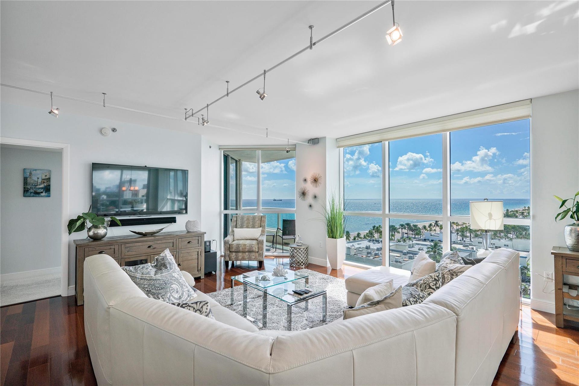 101 S Fort Lauderdale Beach Boulevard, #1207, Fort Lauderdale, Fort Lauderdale, FL 33316 Living Room