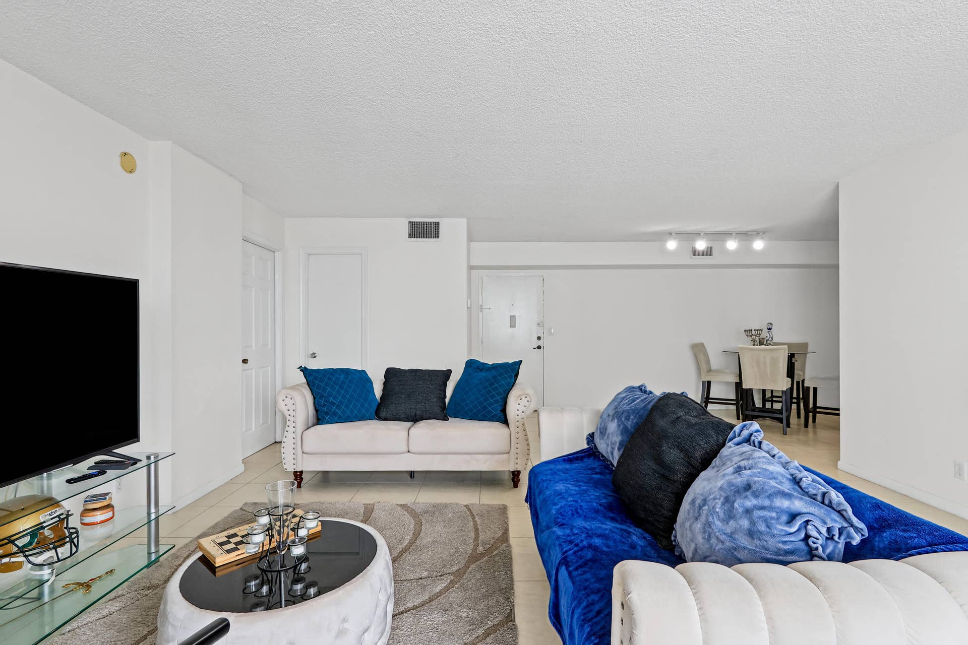 137 Golden Isles Drive, #1001, Hallandale Beach, FL 33009 IMG_5420_print