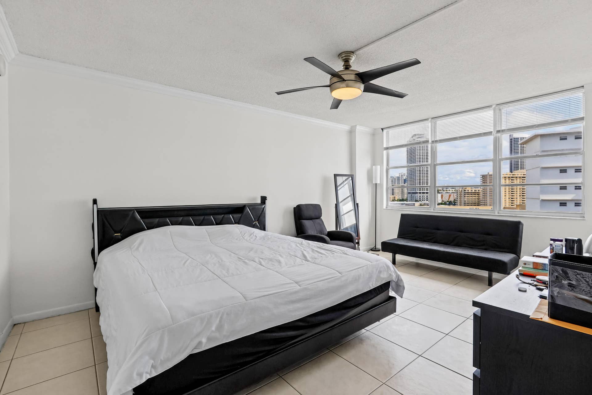 137 Golden Isles Drive, #1001, Hallandale Beach, FL 33009 IMG_5522_print