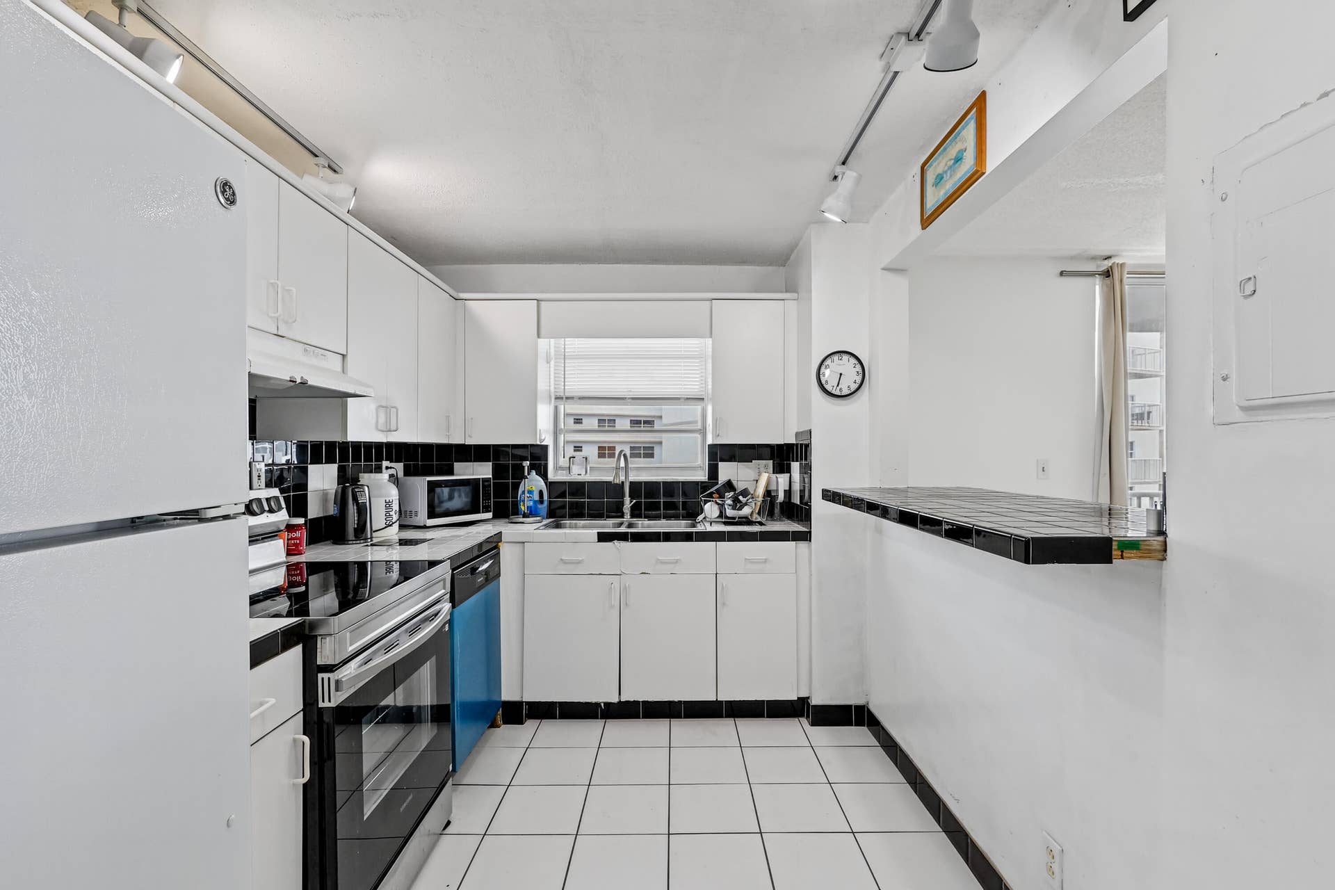 137 Golden Isles Drive, #1001, Hallandale Beach, FL 33009 IMG_5456_print