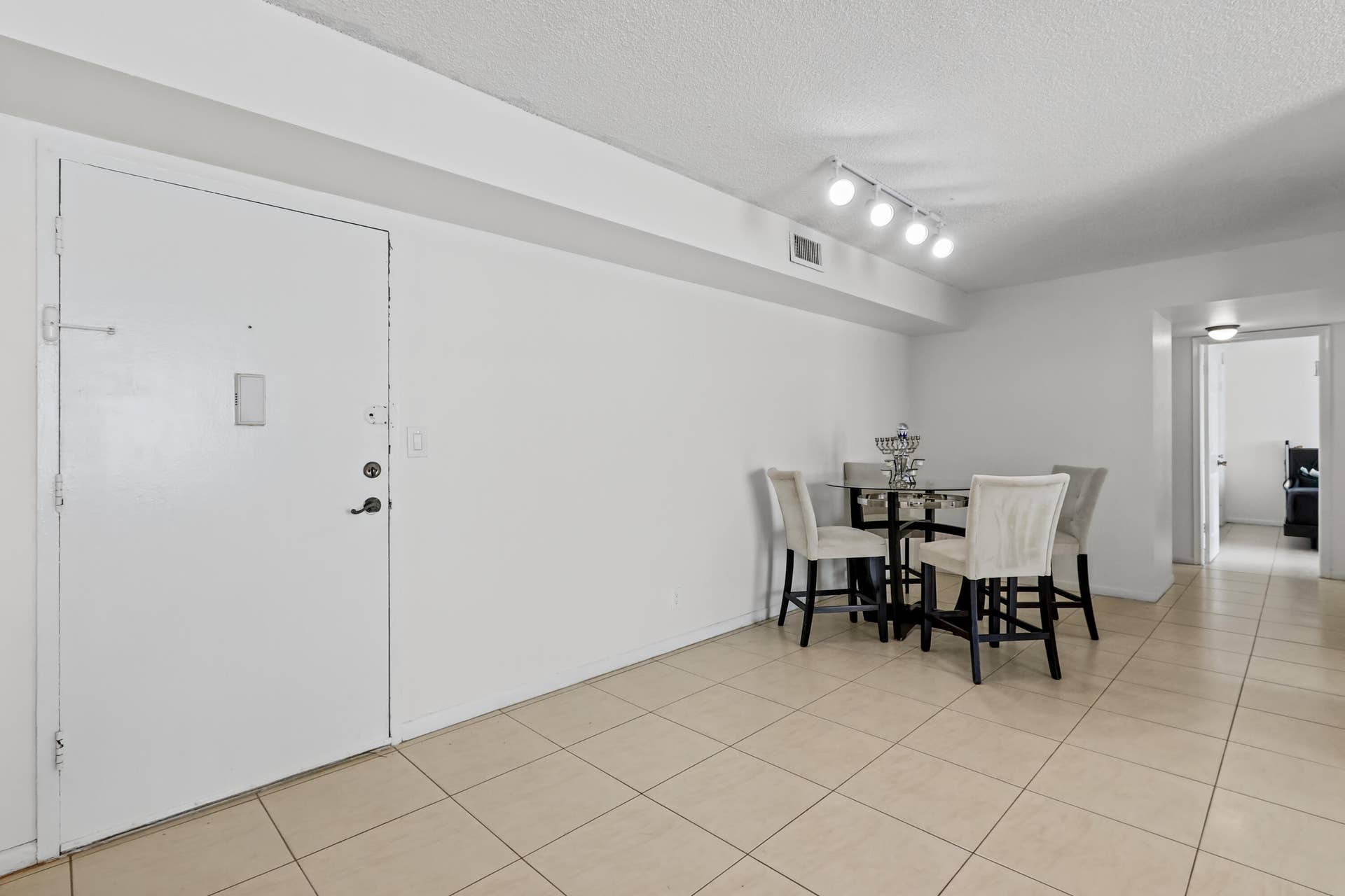 137 Golden Isles Drive, #1001, Hallandale Beach, FL 33009 IMG_5390_print