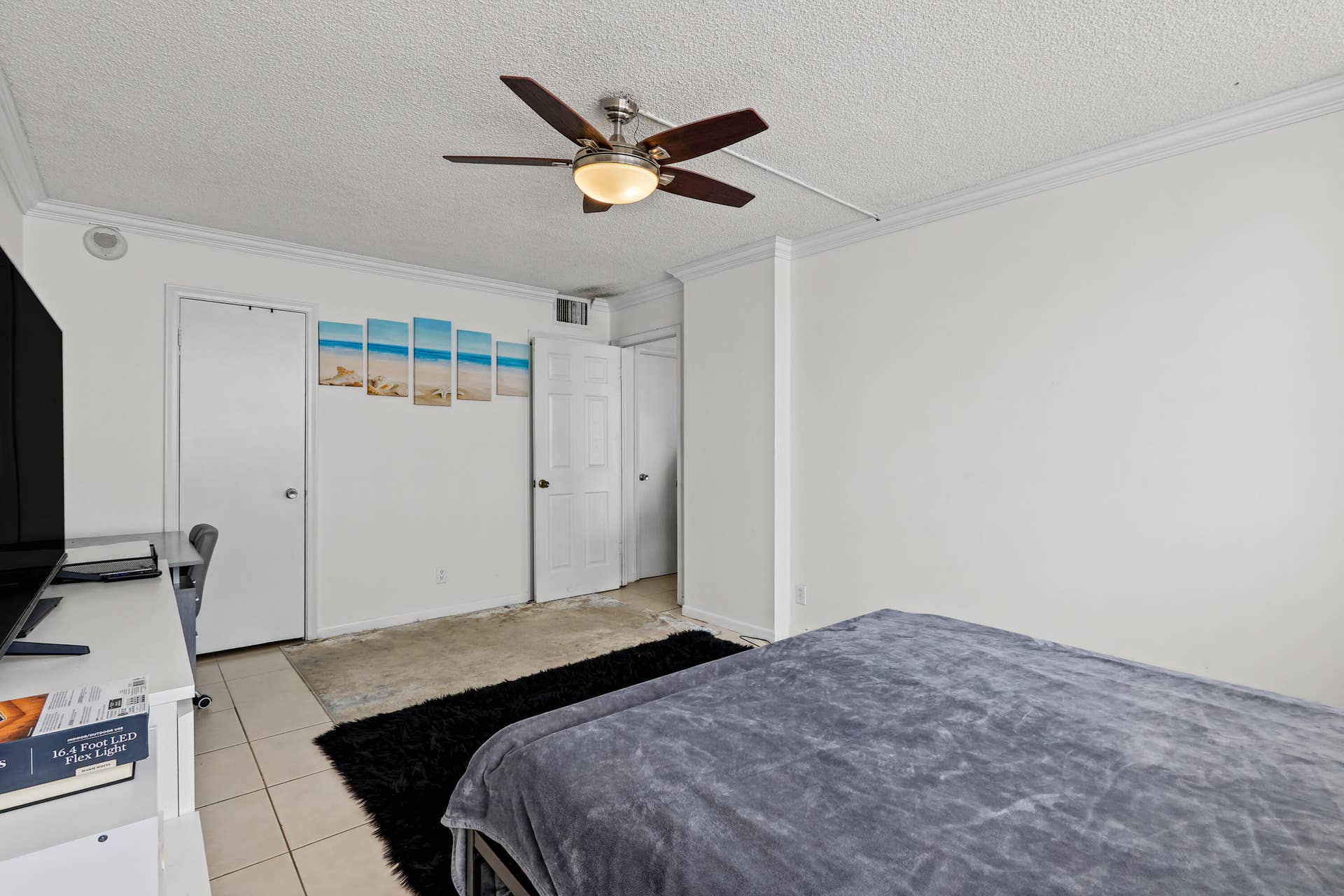137 Golden Isles Drive, #1001, Hallandale Beach, FL 33009 IMG_5489_print