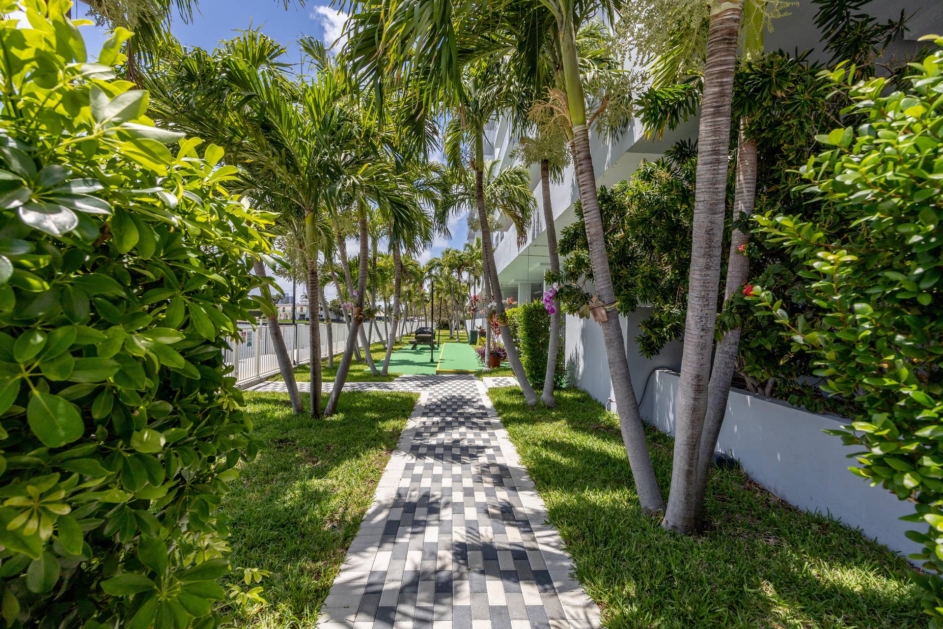 137 Golden Isles Drive, #1001, Hallandale Beach, FL 33009 IMG_9395