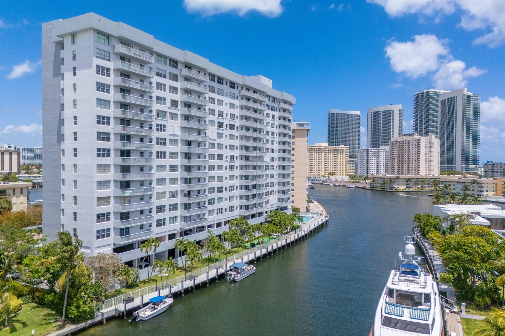 137 Golden Isles Drive, #1001, Hallandale Beach, FL 33009 IMG_9522