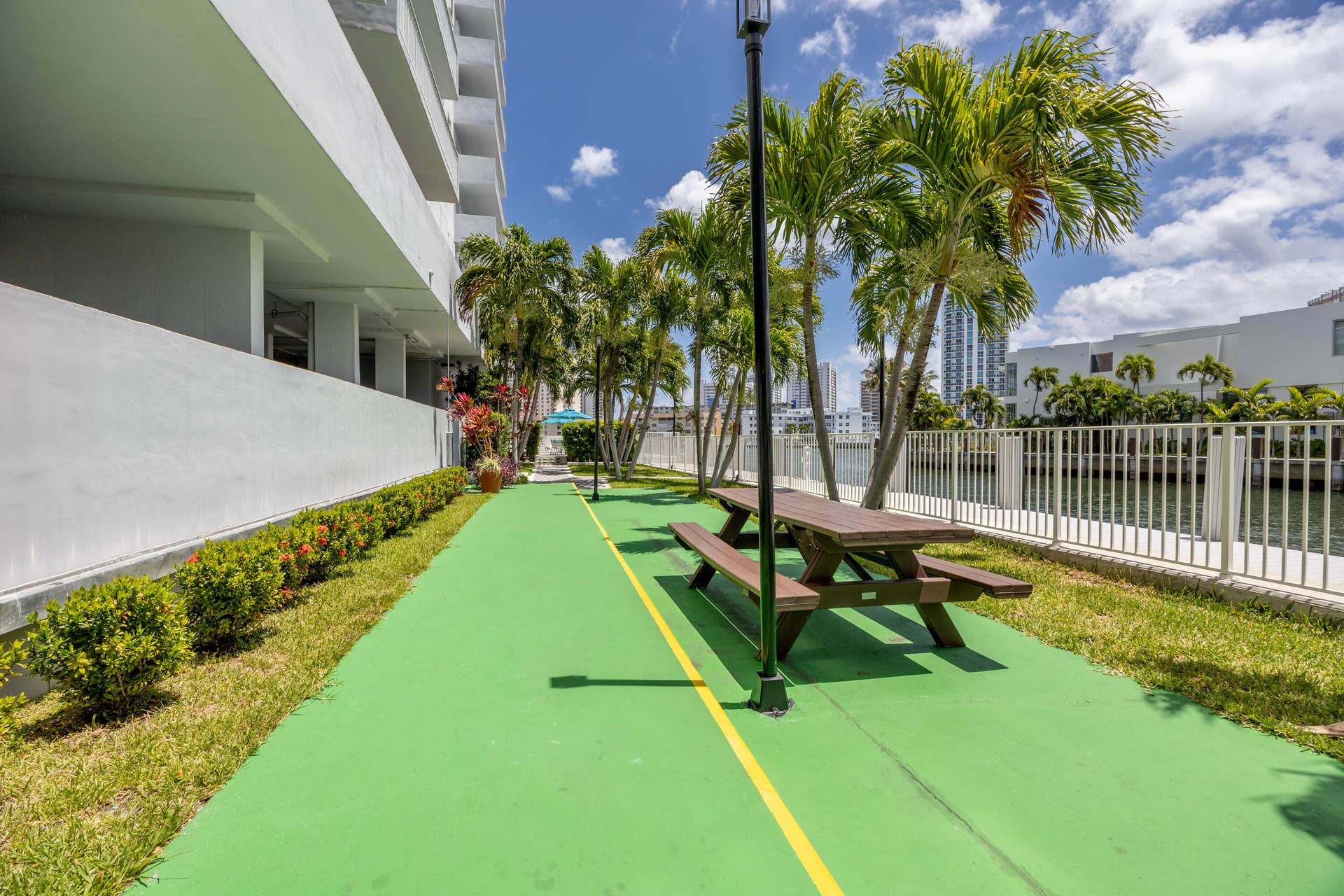 137 Golden Isles Drive, #1001, Hallandale Beach, FL 33009 IMG_9416