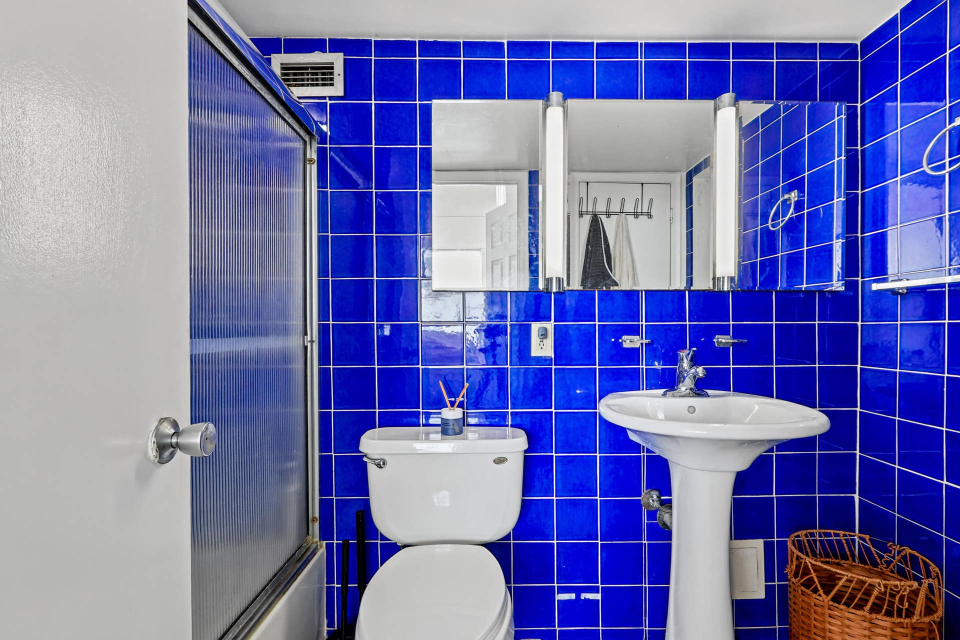 137 Golden Isles Drive, #1001, Hallandale Beach, FL 33009 IMG_5504_print