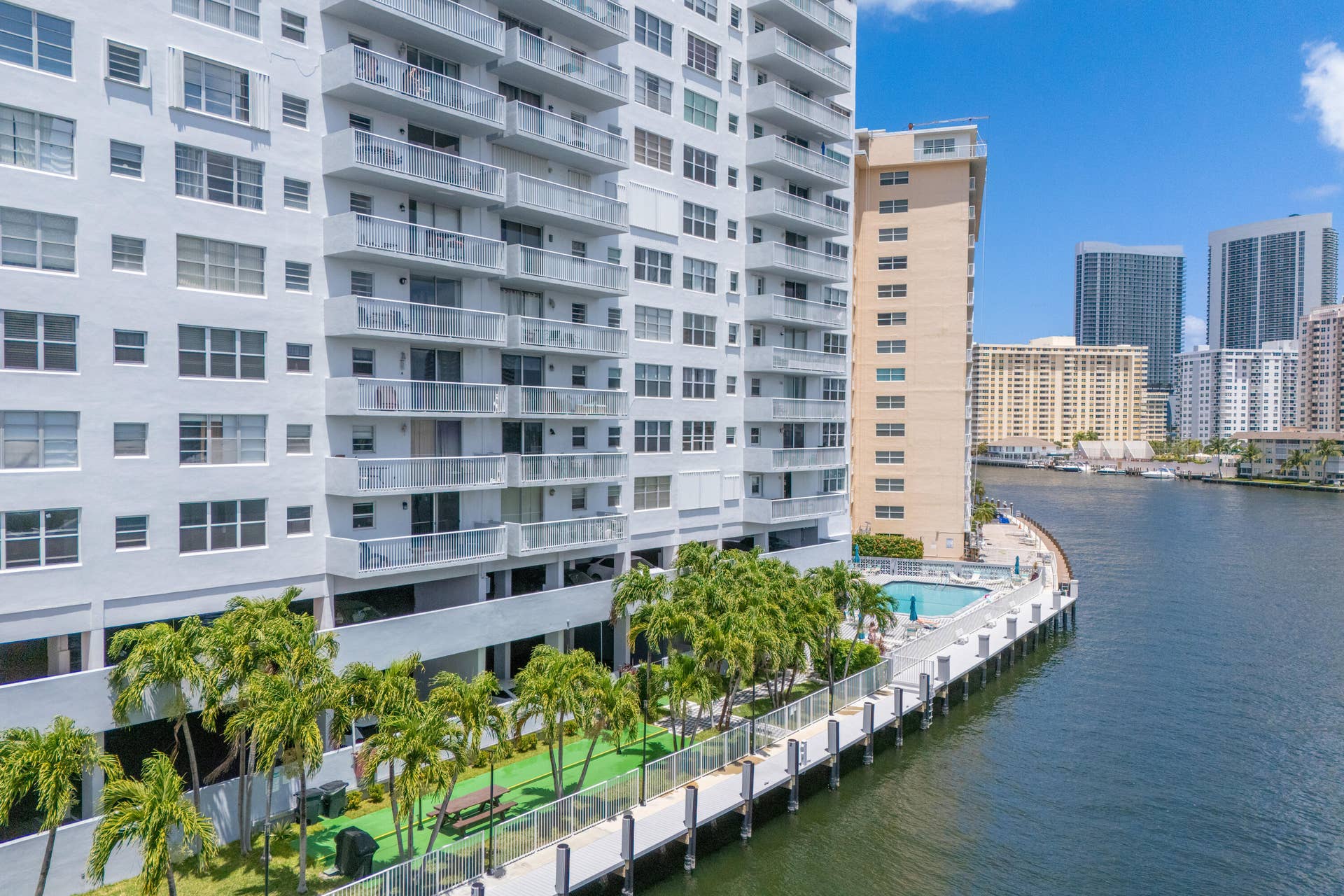 137 Golden Isles Drive, #1001, Hallandale Beach, FL 33009 IMG_9520
