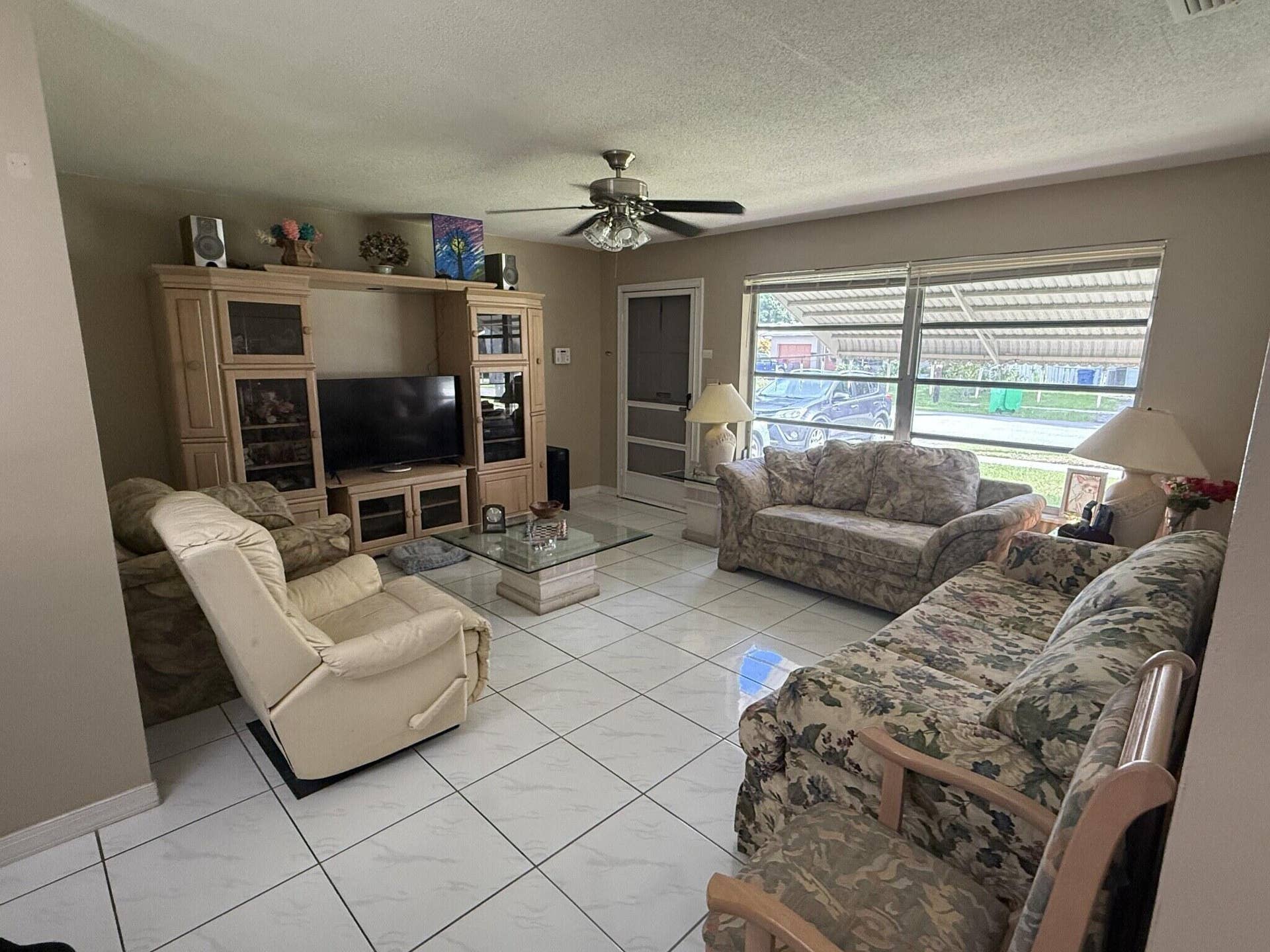 2287 NW 81ST Avenue, Sunrise, FL 33322 IMG_4065_upload_ready (1)