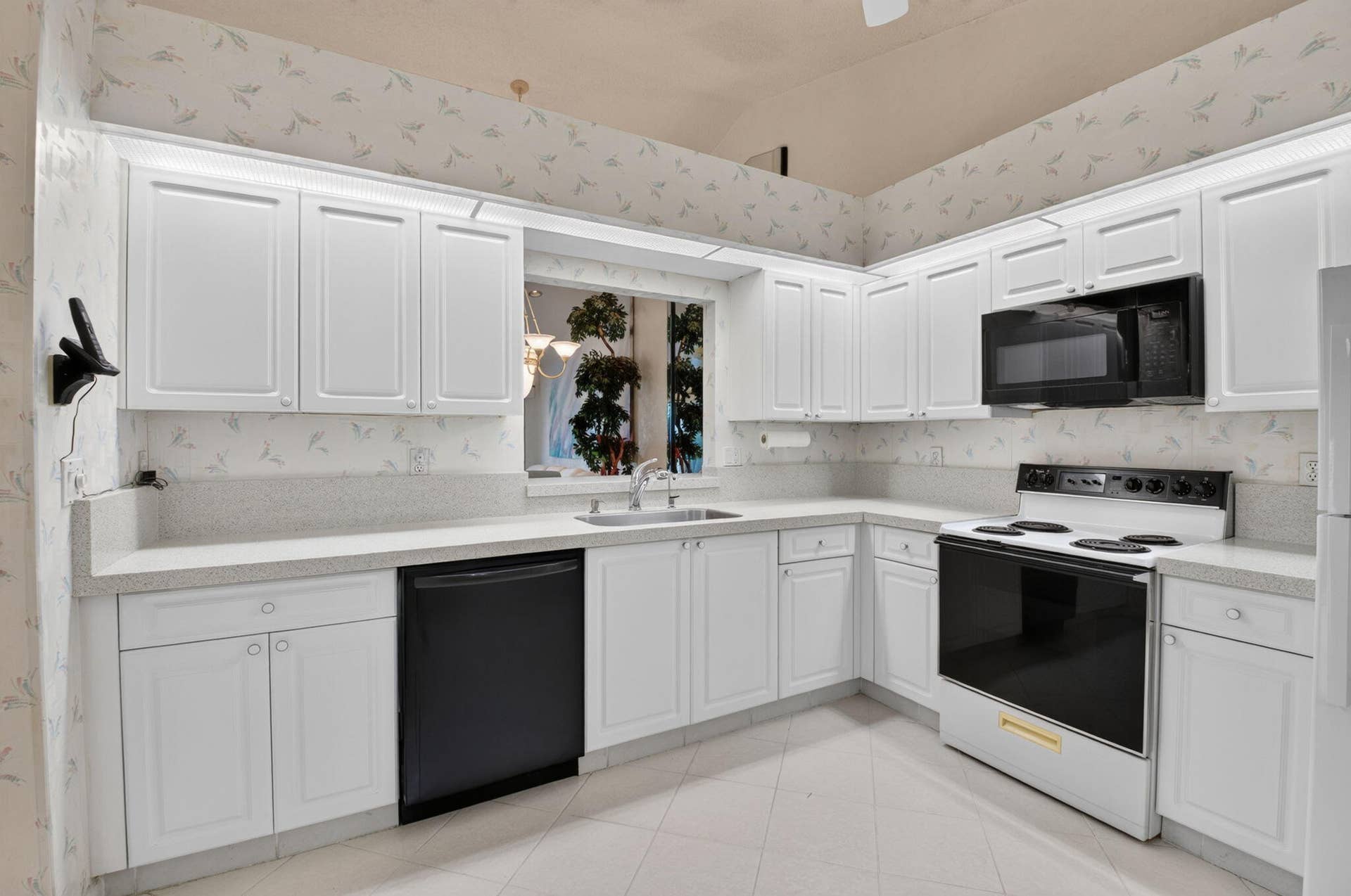 7700 CORAL LAKE Drive, Delray Beach, FL 33446 Kitchen