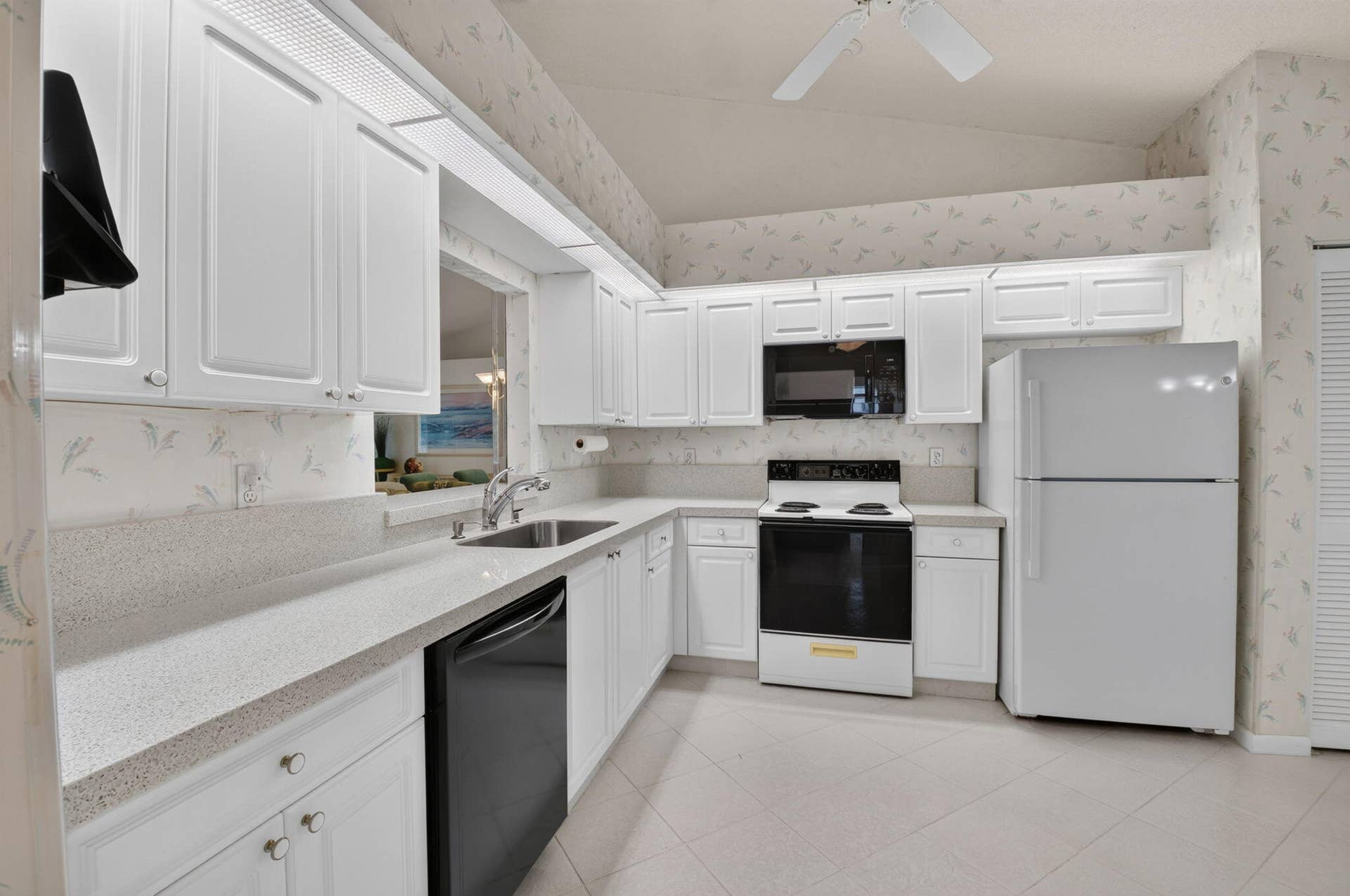 7700 CORAL LAKE Drive, Delray Beach, FL 33446 Kitchen