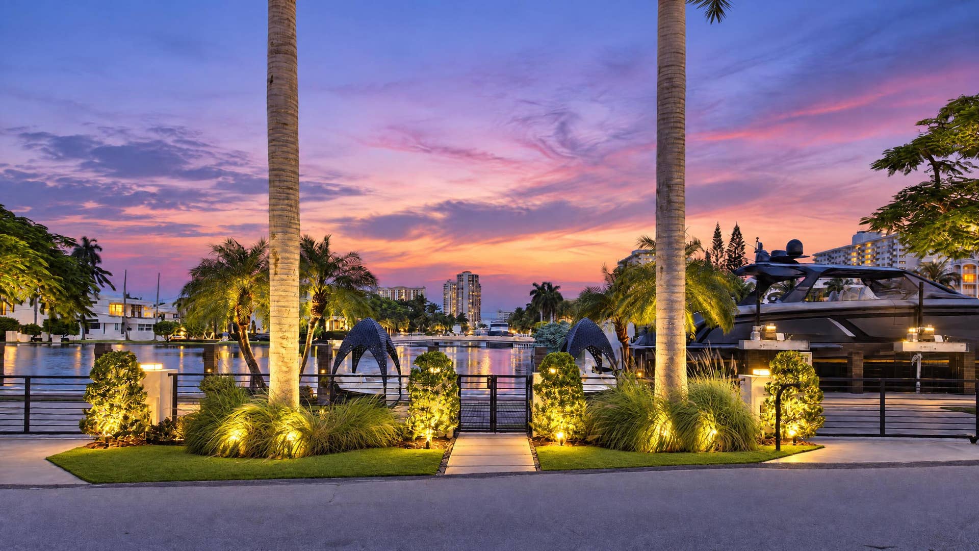 026_DJI_20261005215821_0807_D_twilight