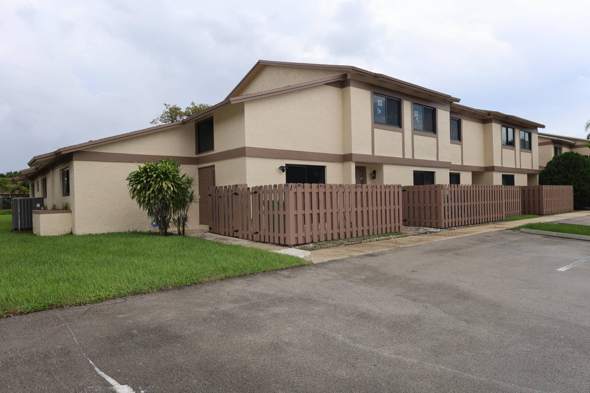 10675 NW 30th Place, #2, Sunrise, FL 33322 10675-01