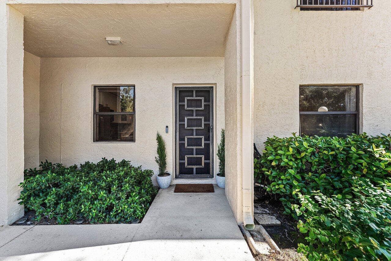 4225 Carambola Circle S, #26108, Coconut Creek, FL 33066 Front Door