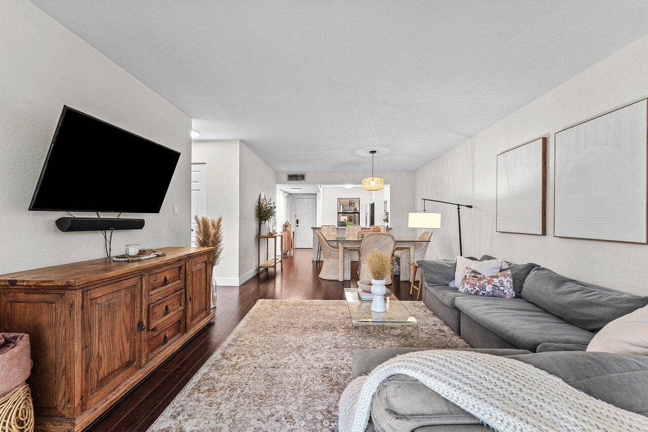 4225 Carambola Circle S, #26108, Coconut Creek, FL 33066 Living