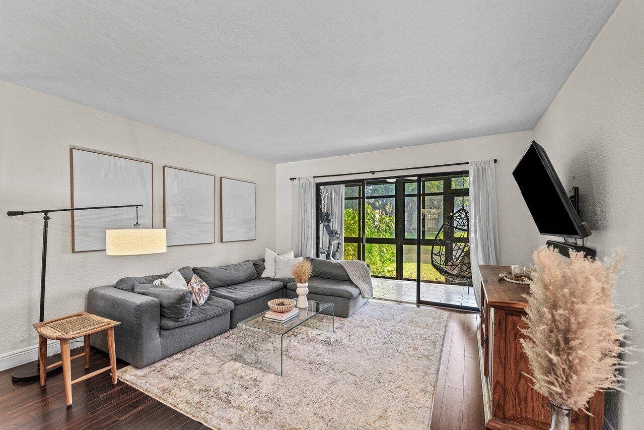 4225 Carambola Circle S, #26108, Coconut Creek, FL 33066 Living