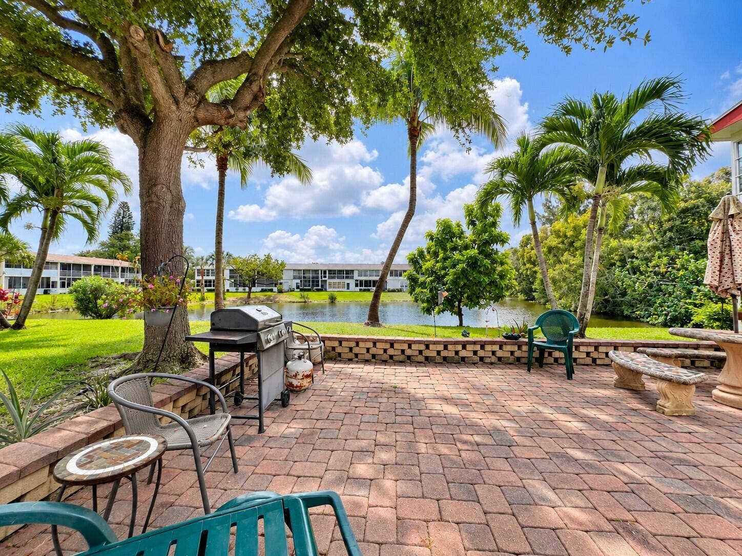 265 Northampton N, West Palm Beach, FL 33417 The Water Side Resident Patio is a Lovely Spot To Meet Friends & Neighbors!